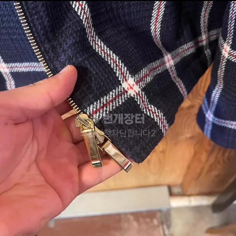 Thom Browne Thom Browne A one-piece coat Size US XL / EU 56 / 4 - 4 Thumbnail