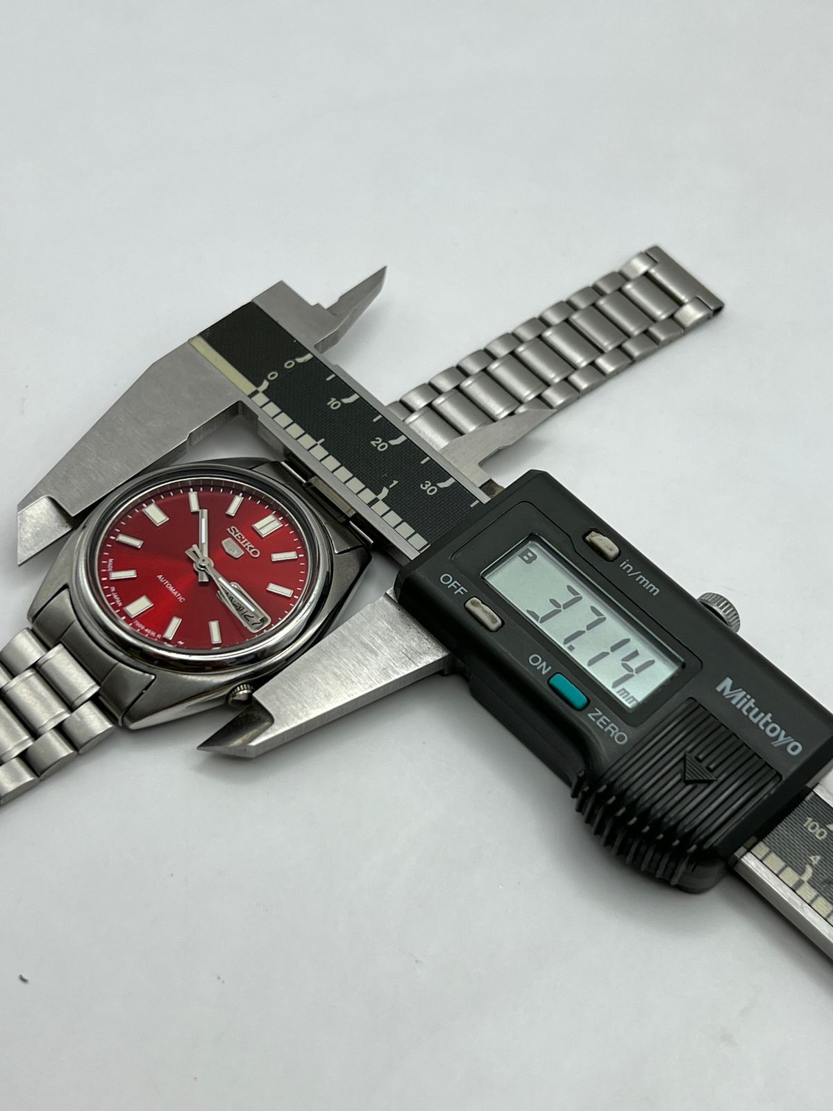 Seiko SEIKO 5 SNXS79 RED DIAL AUTOMATIC 21 JEWELS MEN’S WRISTWATCH Size 36 - 7 Thumbnail