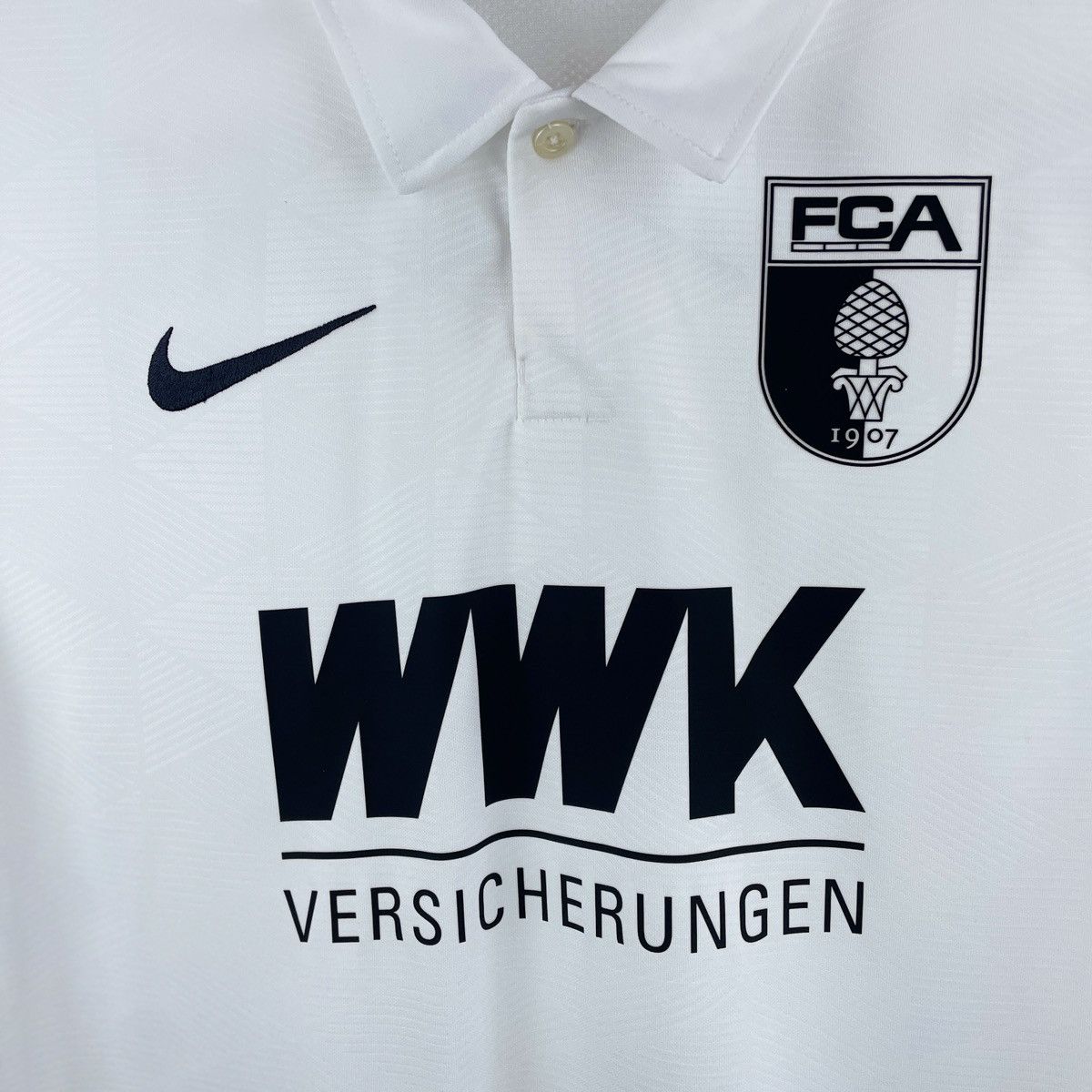 Nike FC Augsburg Home Nike Men’s Jersey Shirt 2020/2021 size M Size US M / EU 48-50 / 2 - 2 Thumbnail