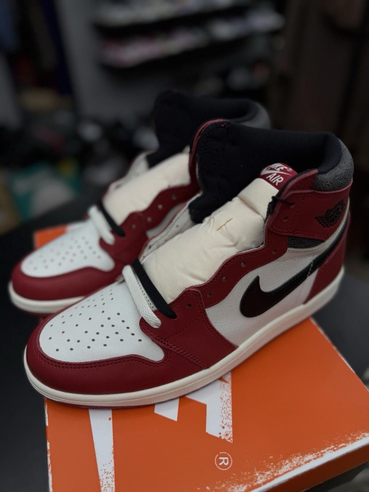 Jordan Brand Size 10.5 - Jordan 1 Retro High OG Chicago Lost & Found NEW Size US 10.5 / EU 43-44 - 12 Thumbnail