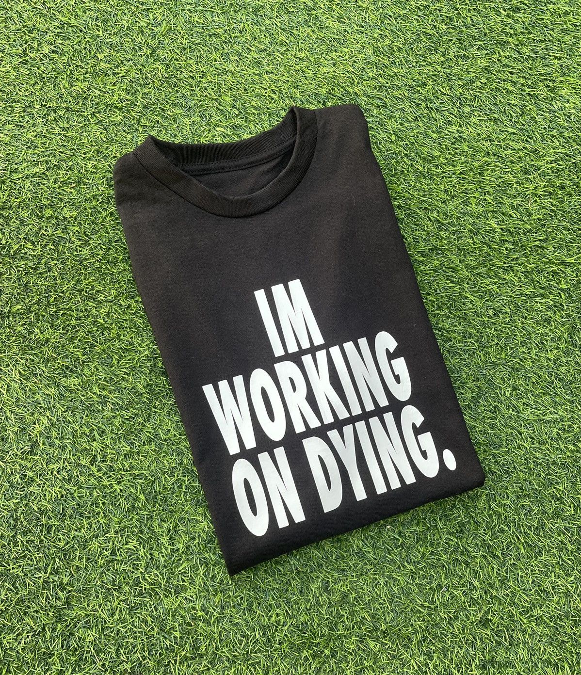 Vintage WORKING ON DYING. TSHIRT Size US S / EU 44-46 / 1 - 2 Thumbnail