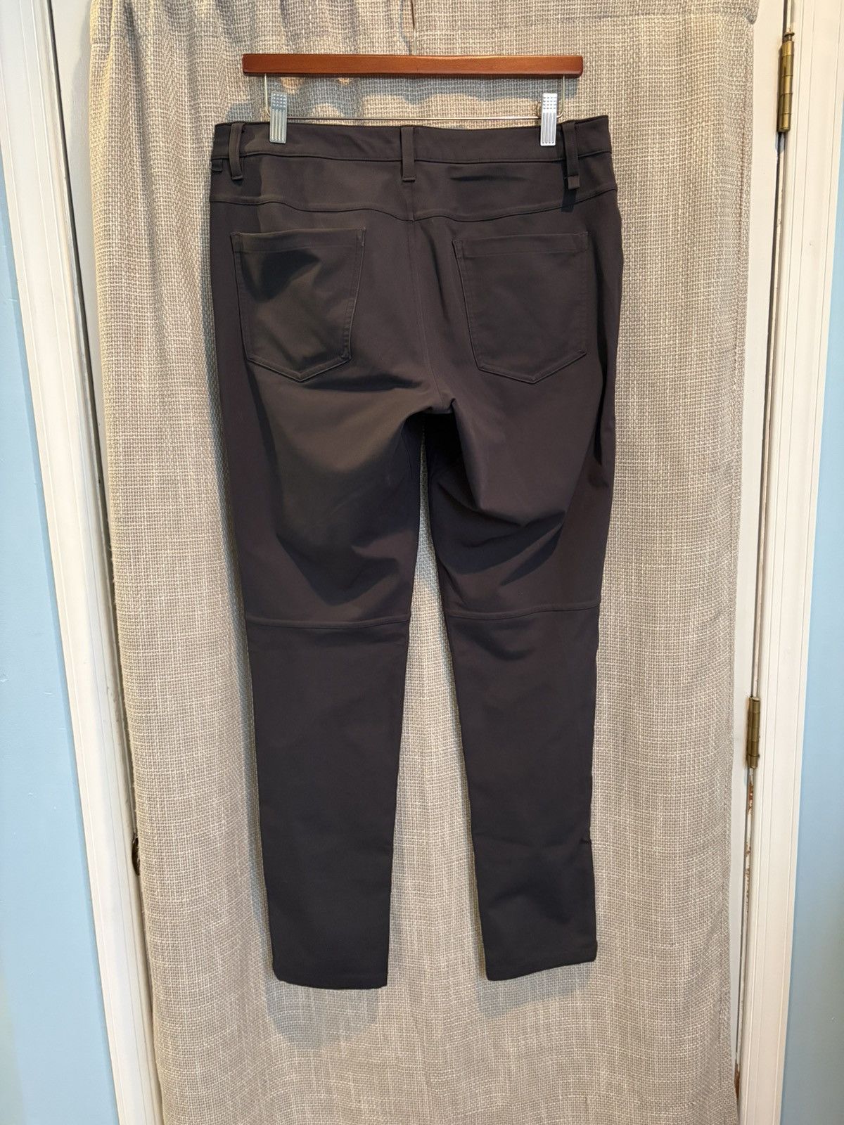 Lululemon Lululemon ABC Dark Grey Commuter Polyester Pants Size US 32 / EU 48 - 2 Thumbnail