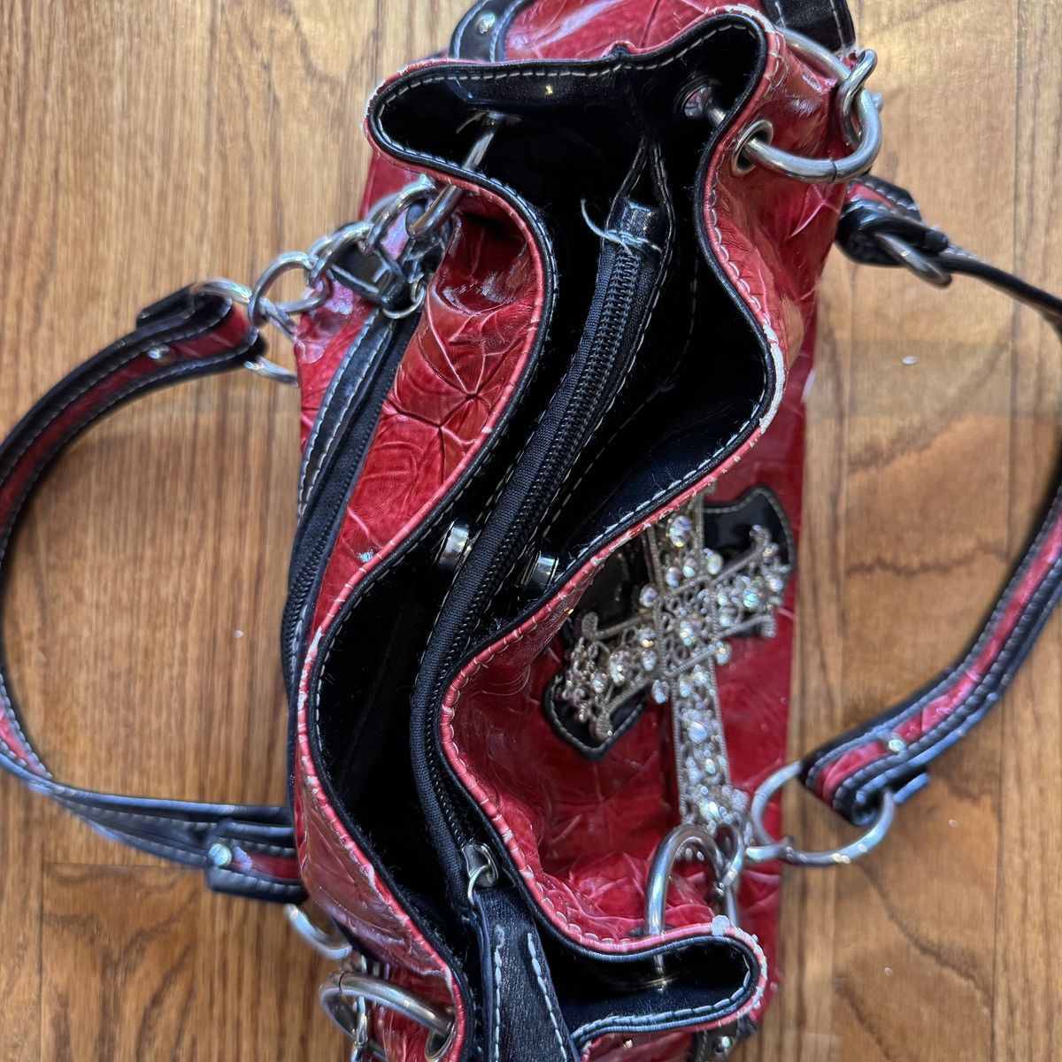 Vintage Vintage 2002 Red and Black Rhinestoned Cross Purse Size ONE SIZE - 8 Thumbnail
