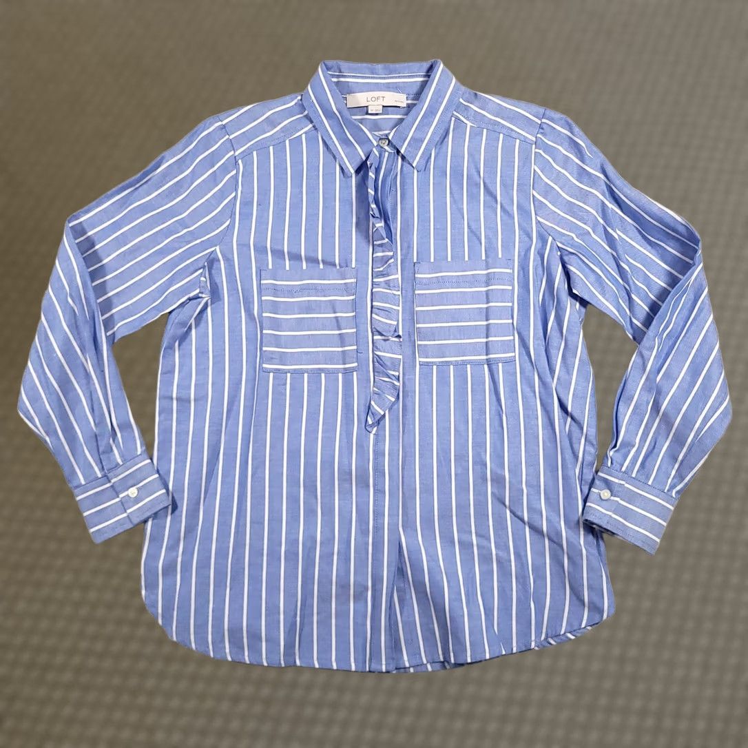 Ann Taylor VINTAGE LOFT Ann Taylor Button Up Long Sleeve Shirt Womens PS Blue Collared Striped Size S / US 4 / IT 40 - 1 Thumbnail