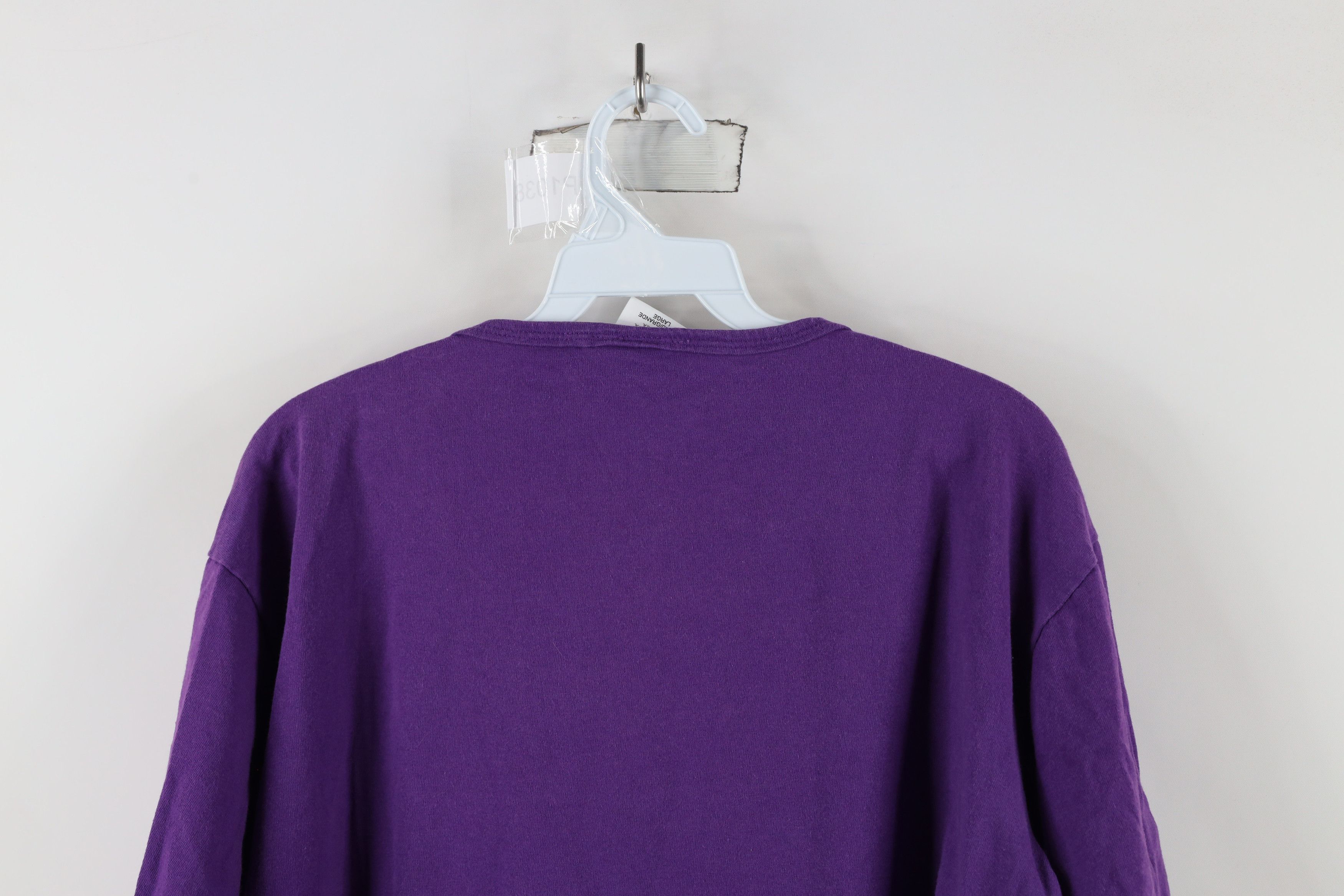 Vintage Vintage 90s Streetwear Parrot Bird Flower T-Shirt Purple USA Size L / US 10 / IT 46 - 11 Thumbnail