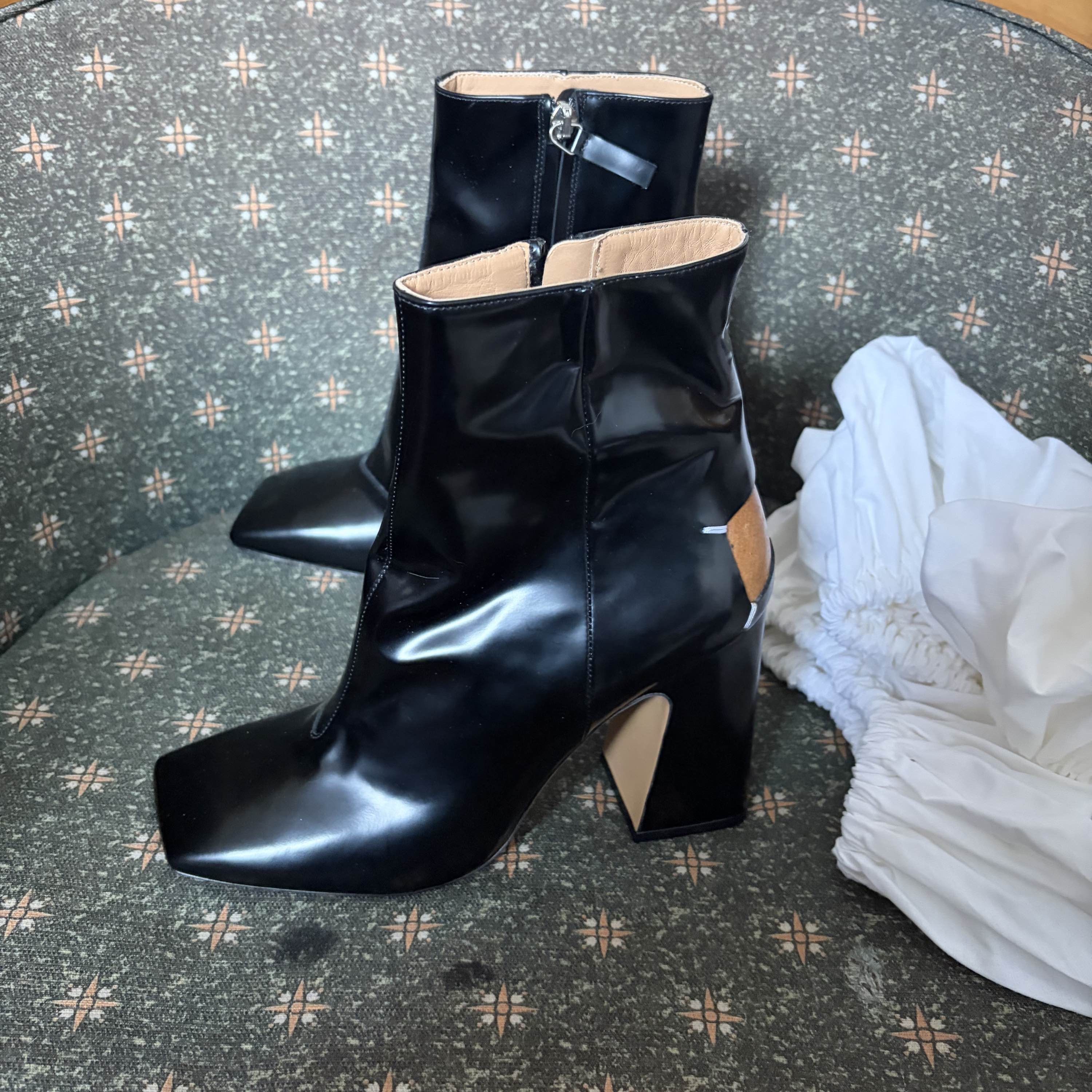 Maison Margiela Maison Margiela Square Toe Boots Size 37.5 Size US 7.5 / IT 37.5 - 1 Thumbnail