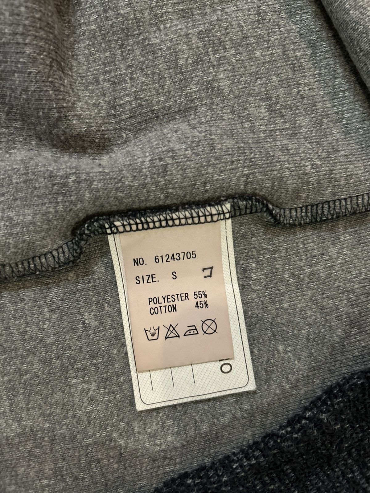 Maison MIHARA YASUHIRO MIHARAYASUHIRO DISTRESSED SWEATER 2006 Size US M / EU 48-50 / 2 - 7 Thumbnail