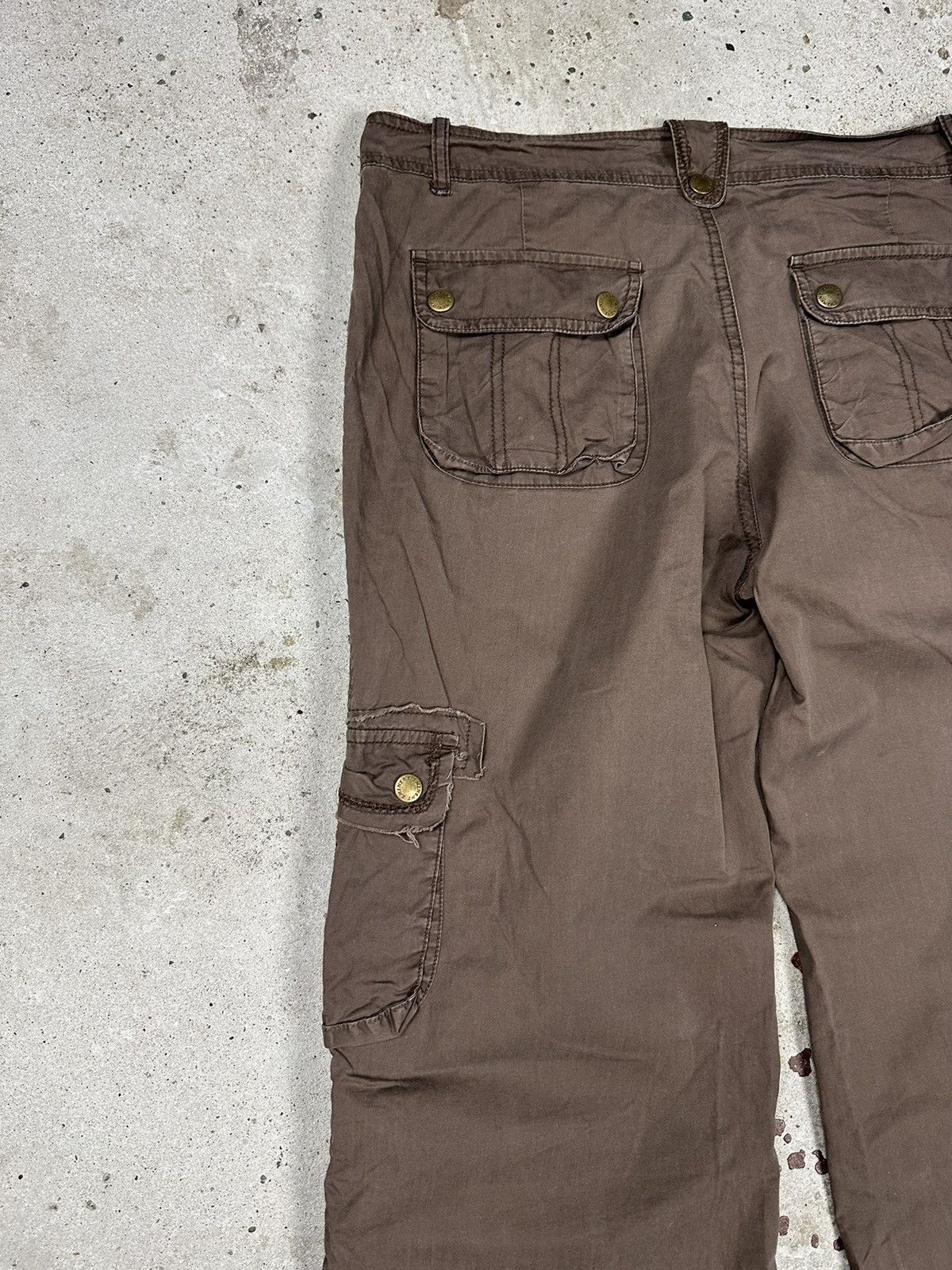 If Six Was Nine × Japanese Brand × Vintage Vintage Y2K Brown Cargo Flare Pants Baggy Size US 29 - 10 Thumbnail