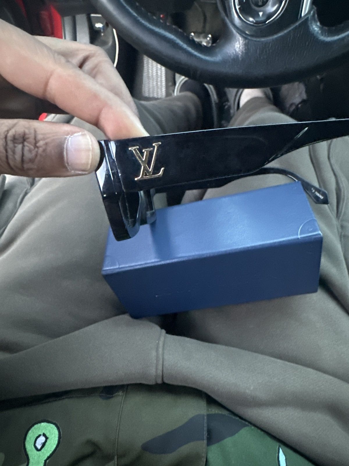 Louis Vuitton LV Size ONE SIZE - 8 Thumbnail