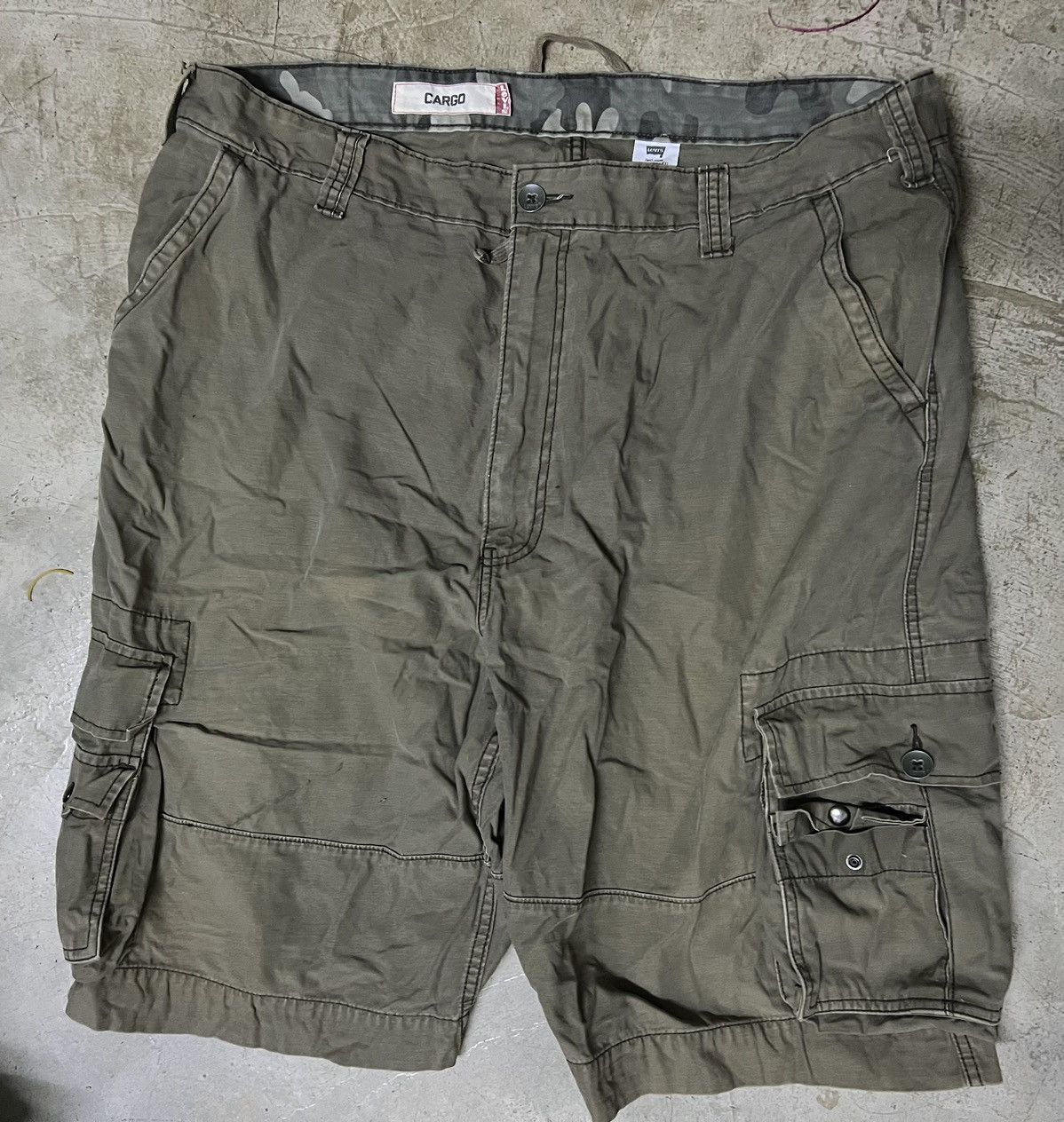 Levi's CARGO LEVIS. (CJ5) Size US 42 / EU 58 - 1 Thumbnail