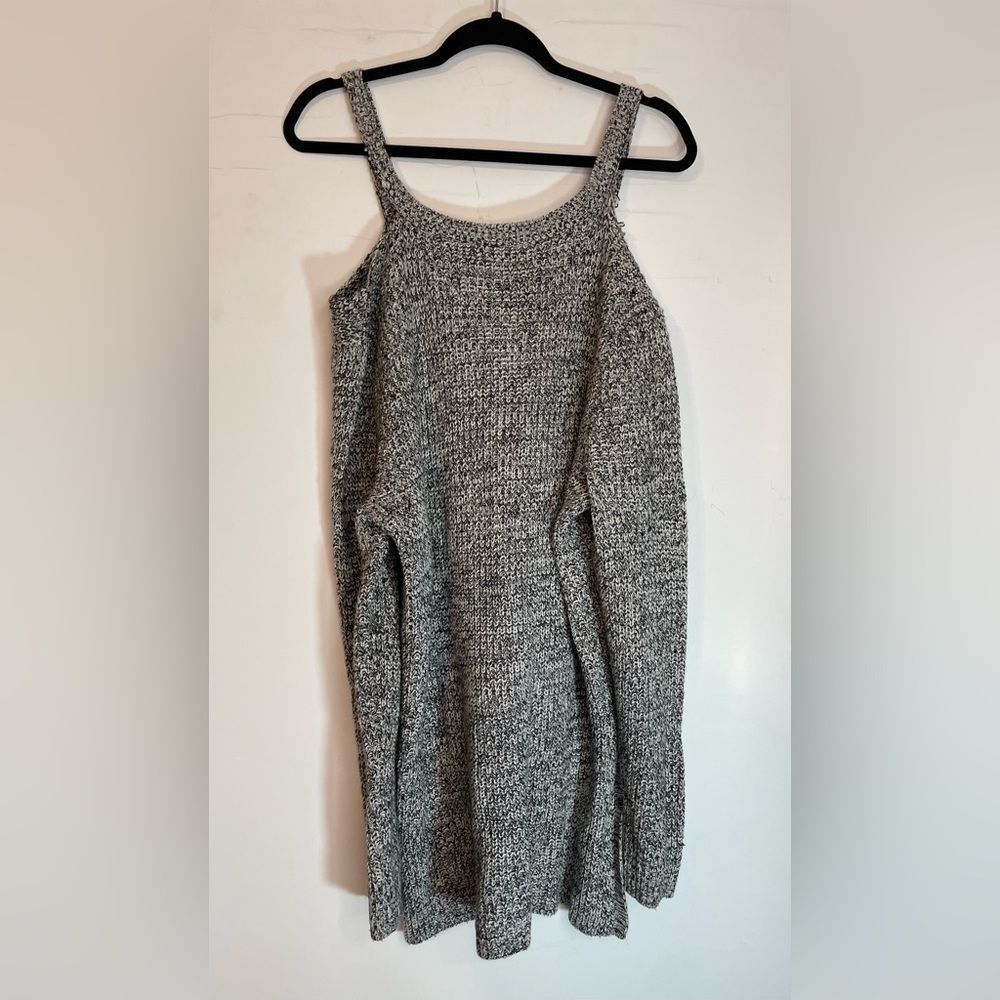 Other Torrid Knit Cold Shoulder Sweater Tunic Size 2/ 2X Size XXL / US 16-18 / IT 52-54 - 2 Thumbnail