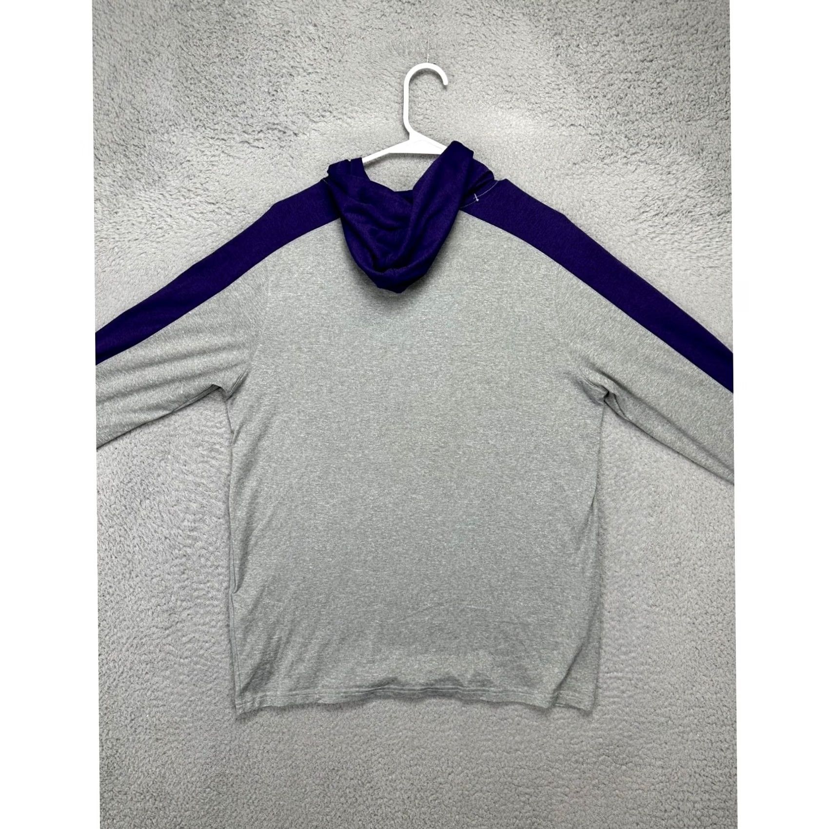 Under Armour VINTAGE New York University Under Armour Shirt Mens Medium Grey Heatgear Hoodie Pullover Size US M / EU 48-50 / 2 - 3 Thumbnail