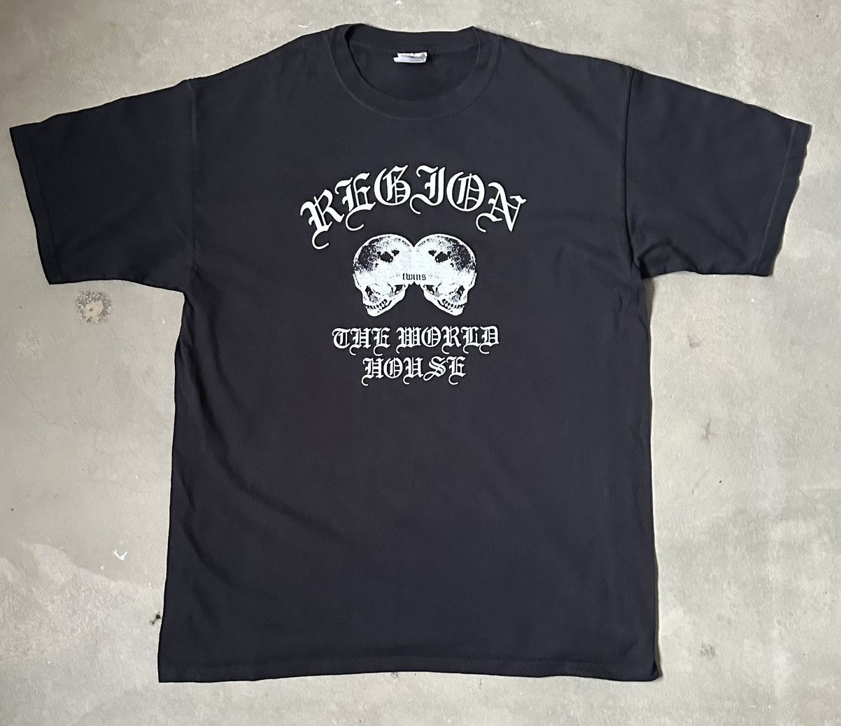 Band Tees VINTAGE TWINS SKULL REGION TEE Size US M / EU 48-50 / 2 - 1 Thumbnail