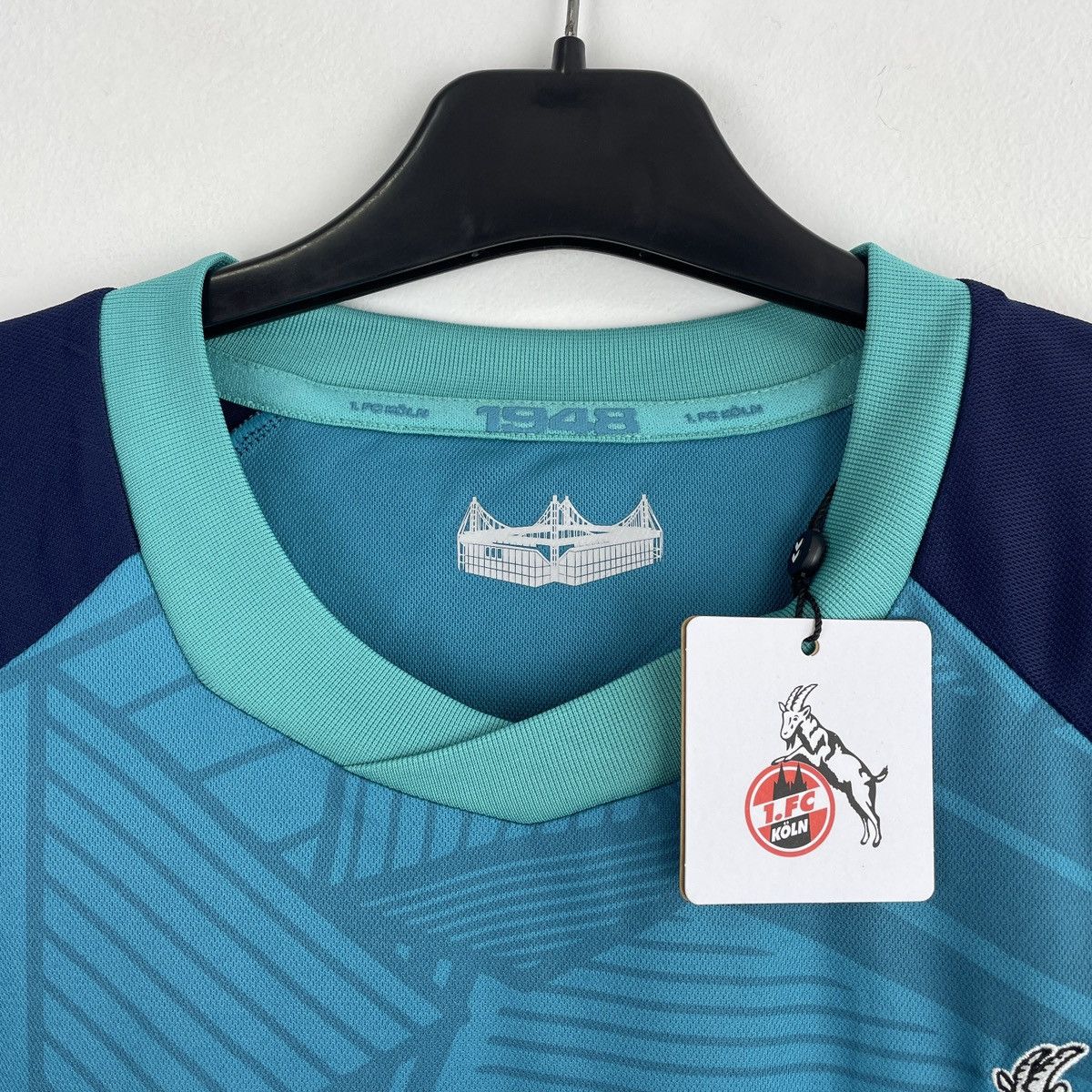 Hummel 1. FC Koln x Hummel Third Jersey Shirt 2024/2025 size L-XL Size US L / EU 52-54 / 3 - 3 Thumbnail