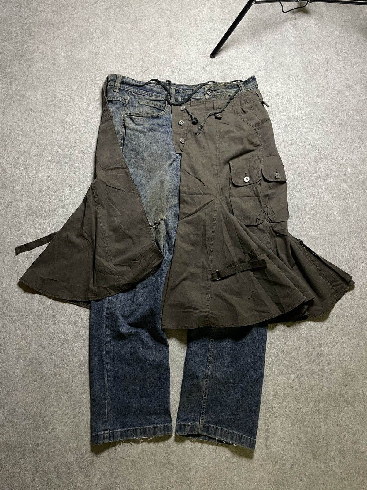 If Six Was Nine 2000s Skull 14th Addiction Flared Jeans Mud Wash Distressed Size US 34 / EU 50 - 1 Thumbnail