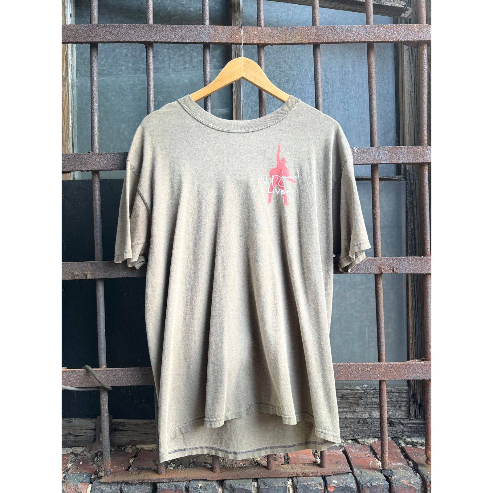 Gildan 2001 Vintage Neil Diamond American Tour Tee Mens Size Large Size US L / EU 52-54 / 3 - 1 Thumbnail