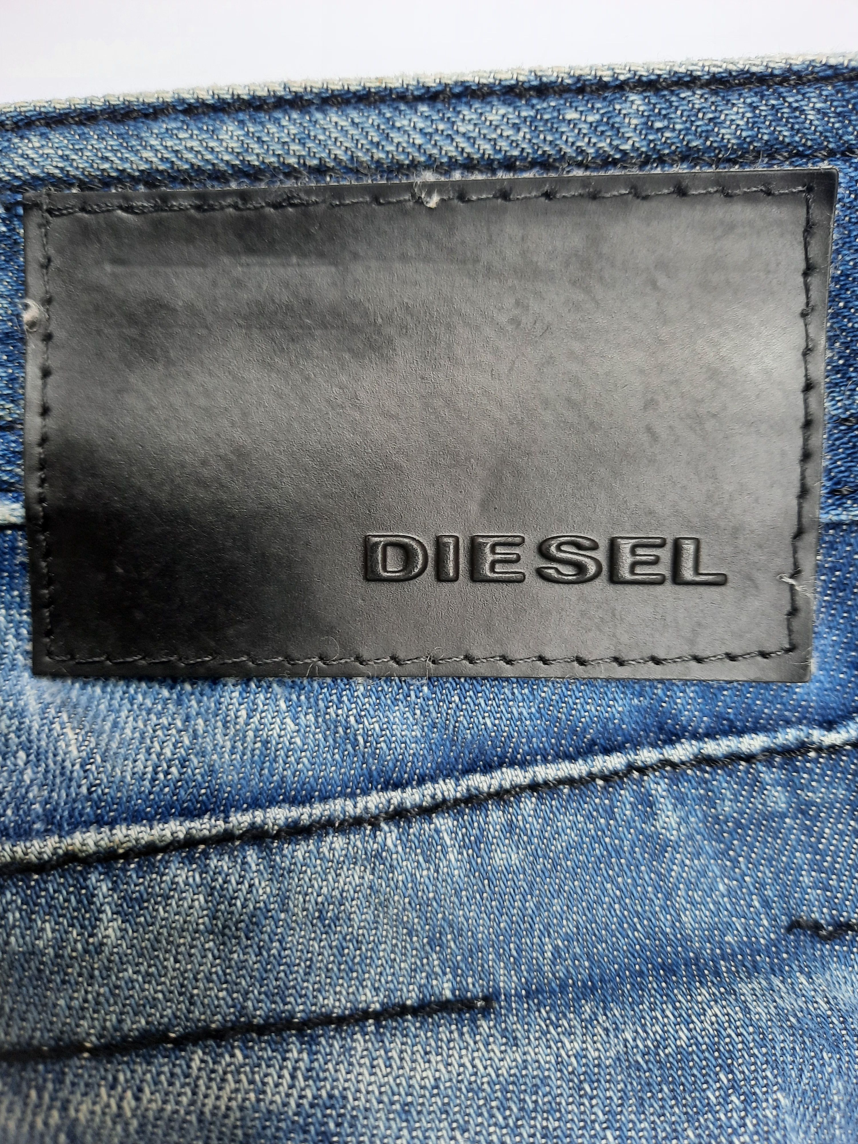 Diesel "DIESEL" distressed denim Size US 29 - 10 Thumbnail