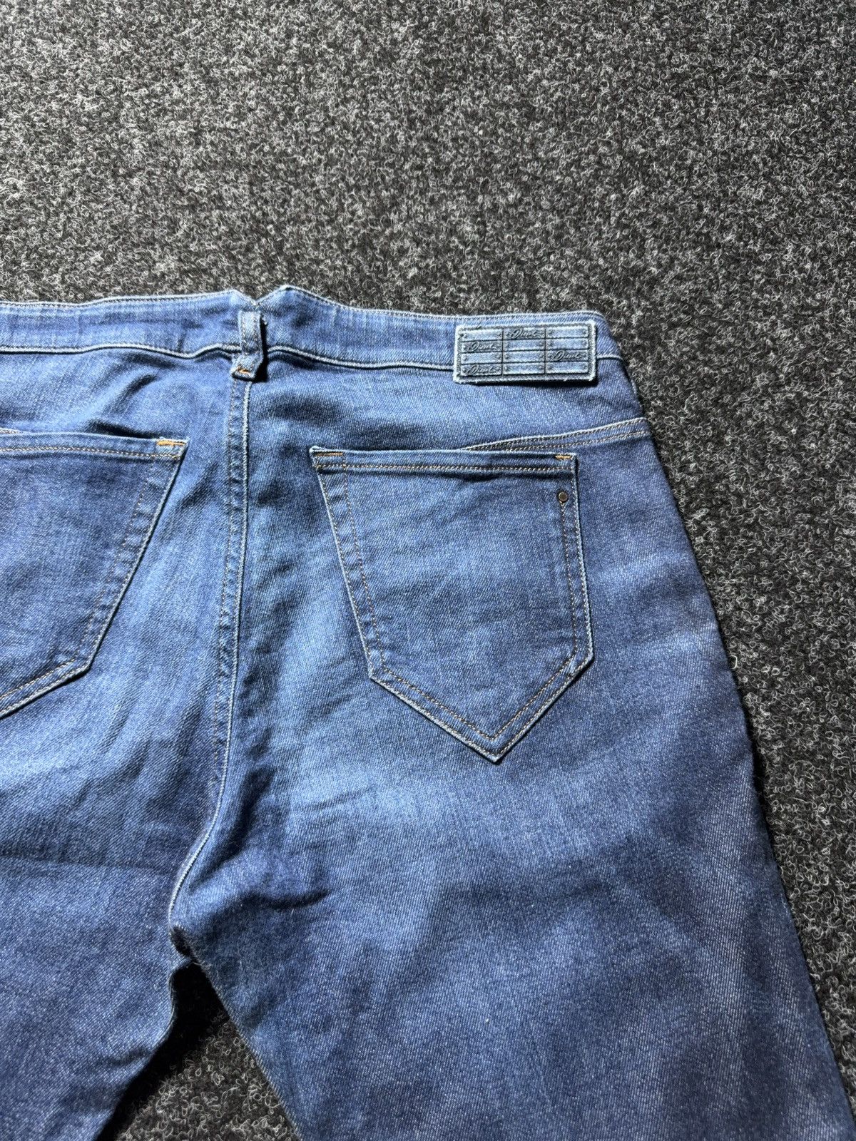 Diesel 00s Diesel Luxury Italy Chinelle Regular Slim Tapered Jeans Size 30" / US 8 / IT 44 - 18 Thumbnail