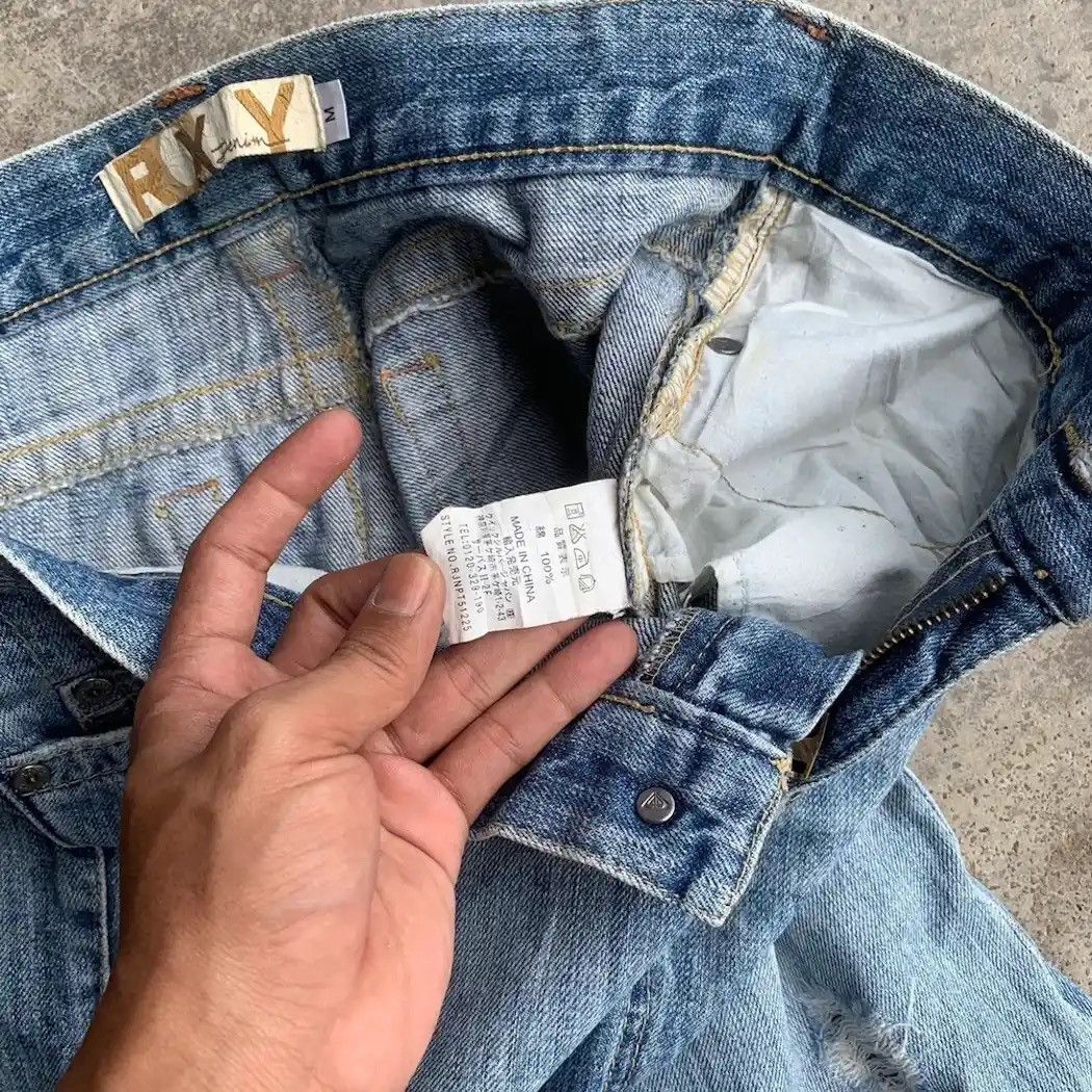Vintage Vintage Roxy Jeans Ripped Denim Ankle Pants Waist 30 Size US 30 / EU 46 - 12 Thumbnail