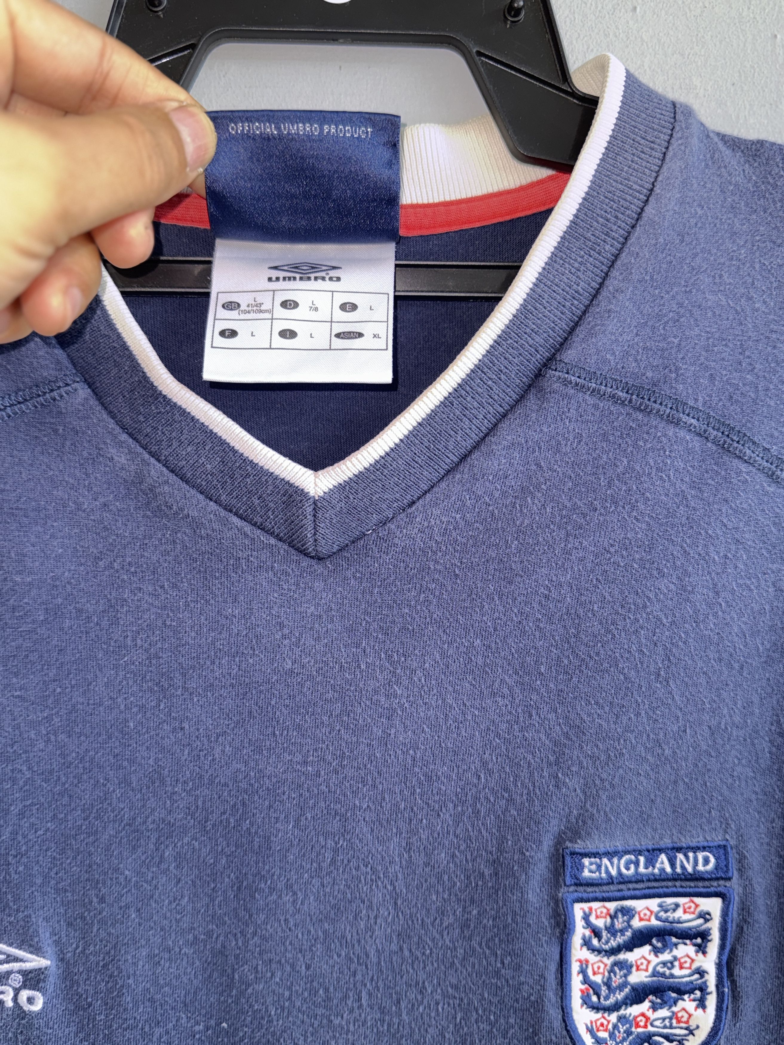 Vintage ENGLAND 1999 2000 2001 Football Soccer Umbro Shirt Size US L / EU 52-54 / 3 - 6 Thumbnail