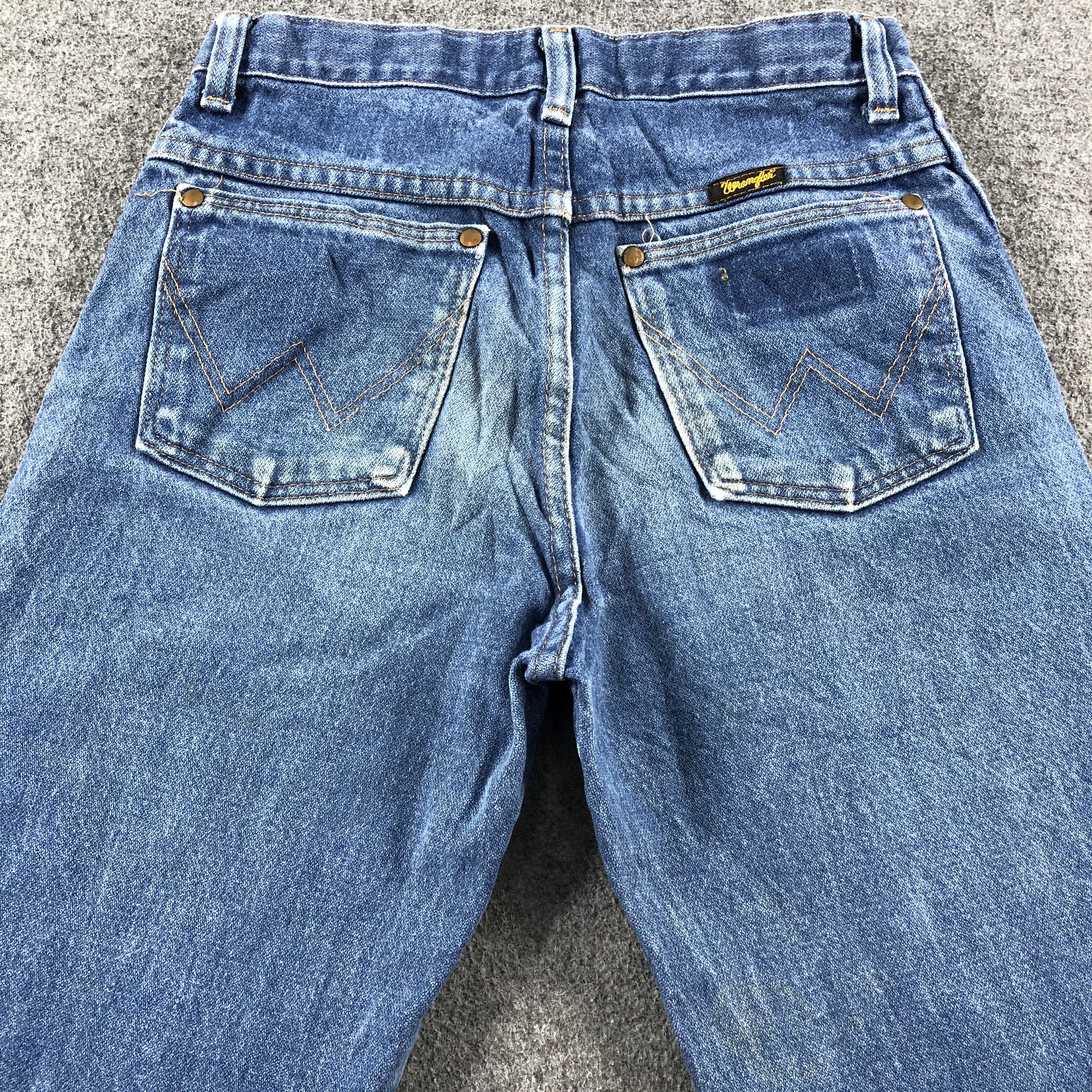 Vintage Vintage Blue Wash Wrangler Jeans-J2597 Size US 26 / EU 42 - 4 Thumbnail