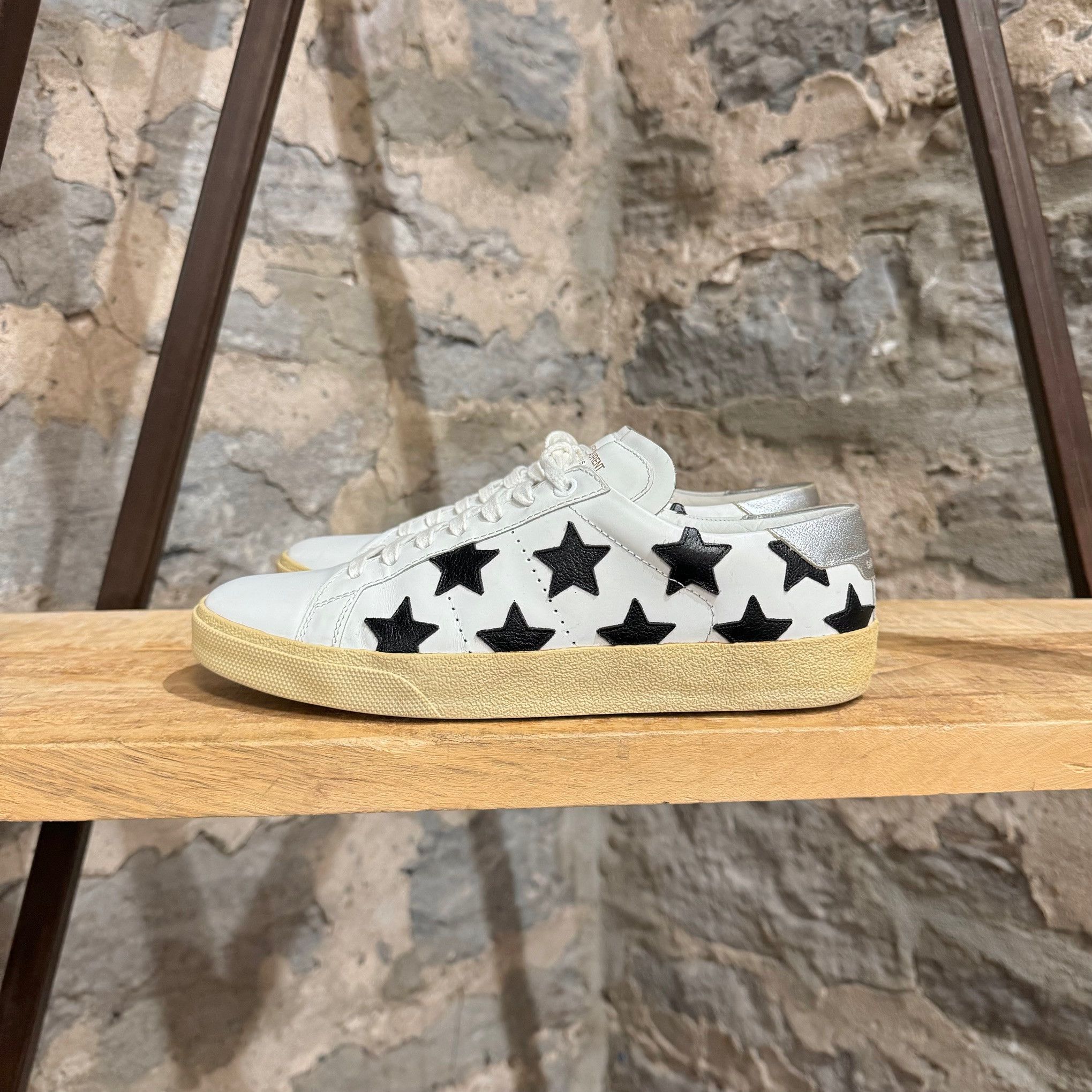 Saint Laurent Paris Saint Laurent White Leather Stars Appliqué Court Sneakers Size US 9.5 / IT 39.5 - 7 Thumbnail
