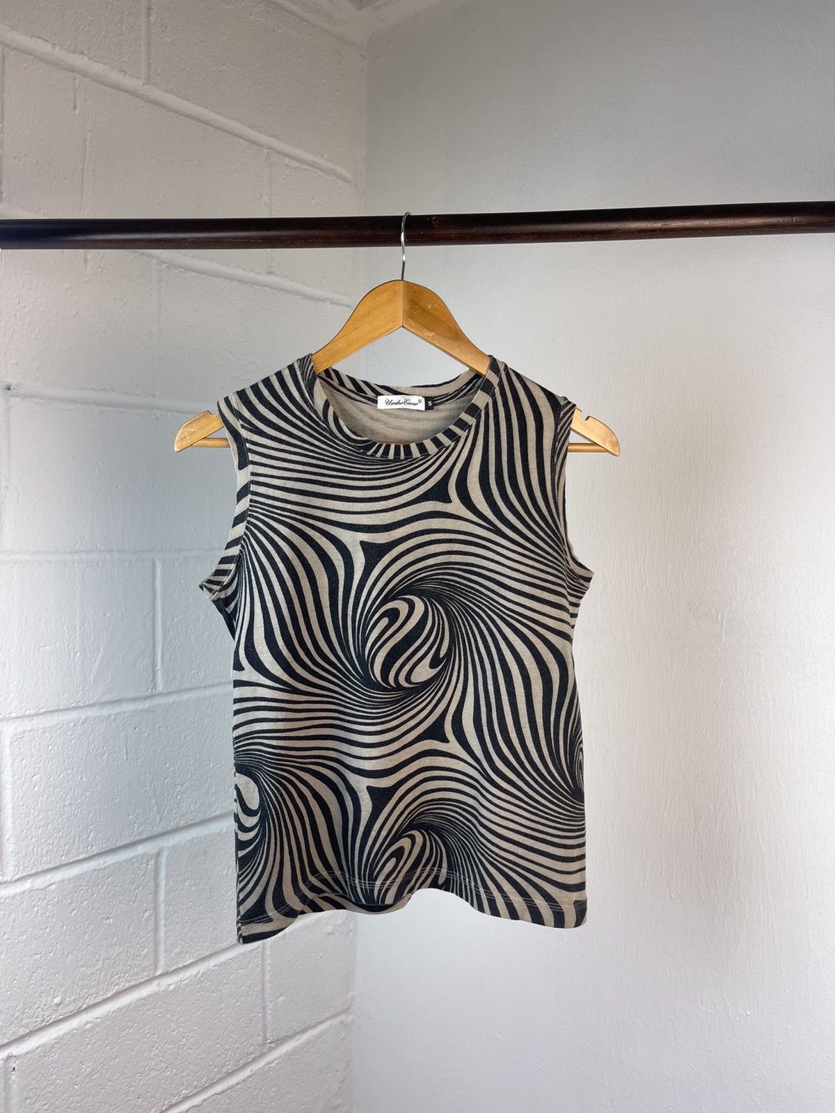 Jun Takahashi × Undercover Undercover Swirl Alloverprint Sleeveless Size US S / EU 44-46 / 1 - 8 Thumbnail