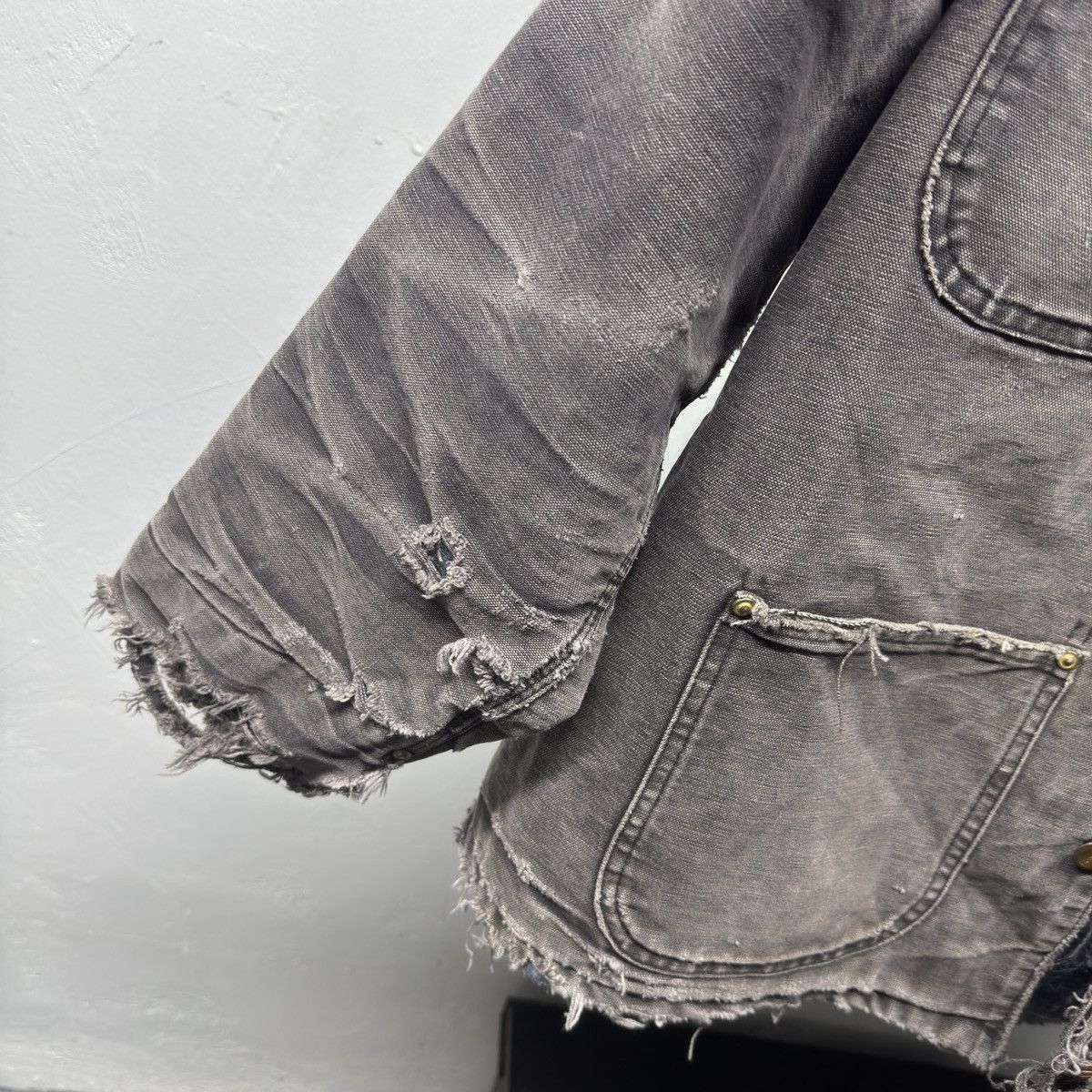 Carhartt 90s Carhartt Faded Thrashed Distressed Chore Coat ERD Grunge Size US L / EU 52-54 / 3 - 13 Thumbnail