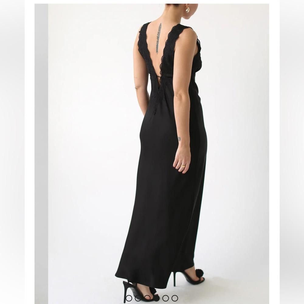 REVOLVE Rumored l NWT Venice Maxi Satin Lace Dress Small Size S / US 4 / IT 40 - 2 Thumbnail