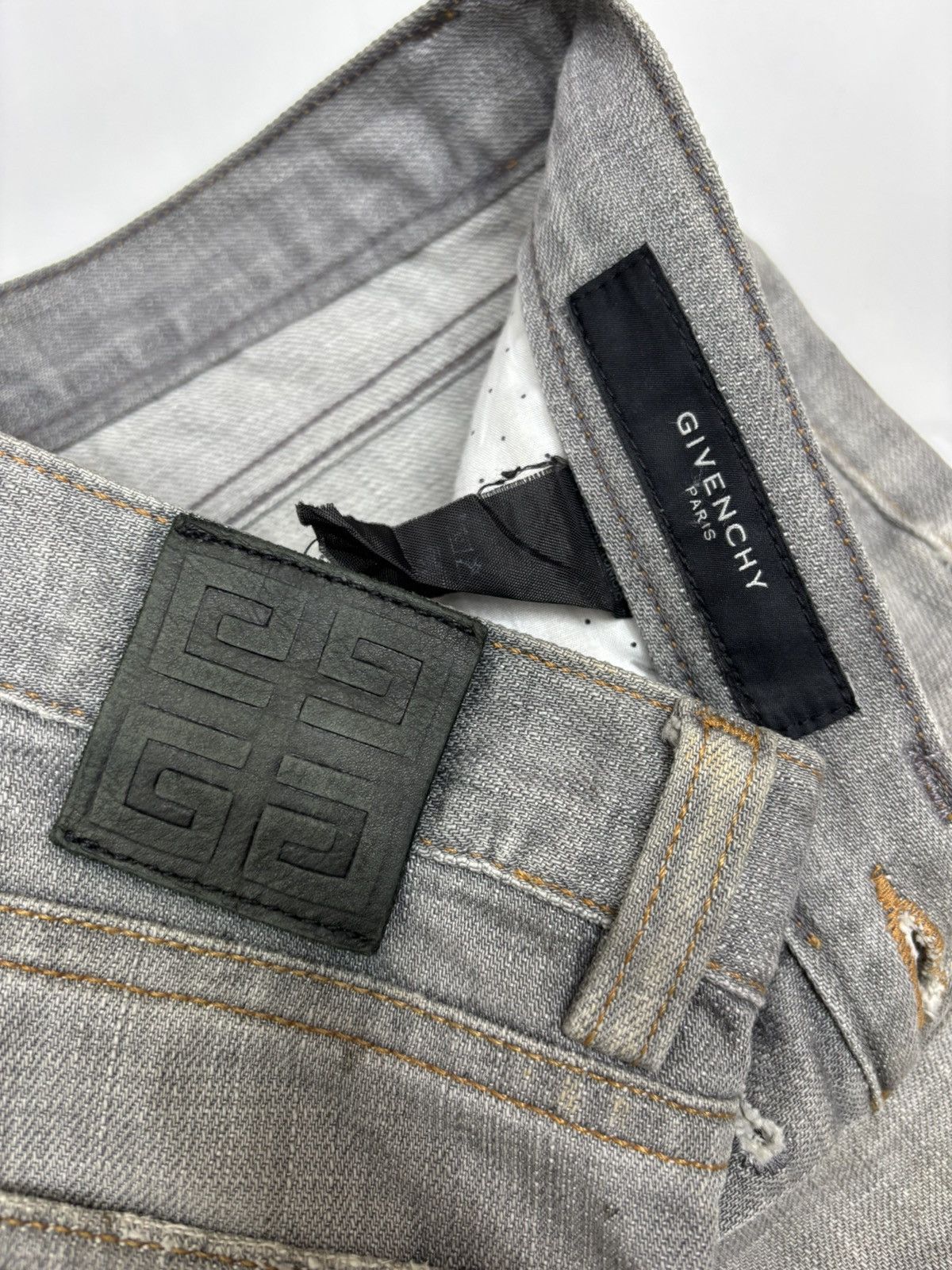 Givenchy GIVENCHY Destroyed Dirt Wash Jeans Knee Patches Size US 30 / EU 46 - 15 Thumbnail