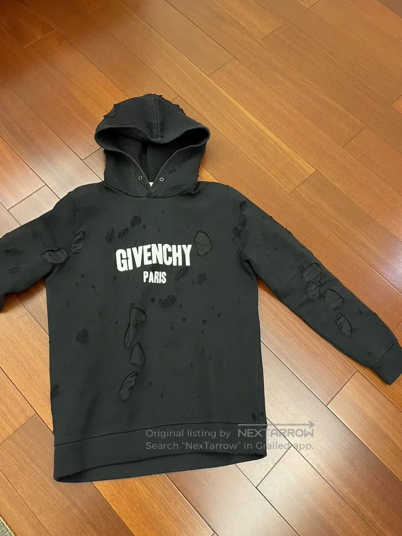 Givenchy Givenchy Merino Wool Blazer試穿Shoulder Width 44, Length 73, Size US S / EU 44-46 / 1 - 1 Thumbnail