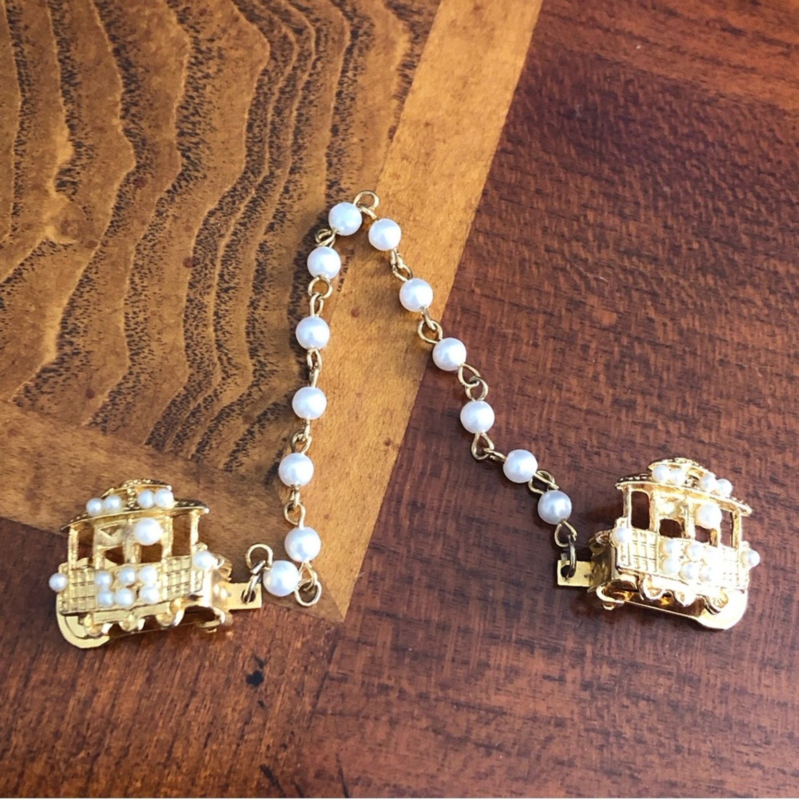 Vintage Vintage trolley faux pearls accent scarf clothing clips Size ONE SIZE - 1 Thumbnail