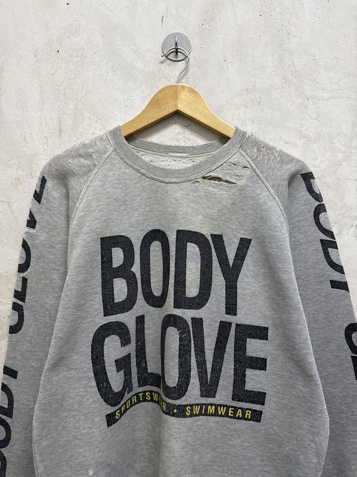 Body Glove × Vintage Thrashed Distressed Vintage OG Logo Body Glove Surf Brand Size US M / EU 48-50 / 2 - 3 Thumbnail