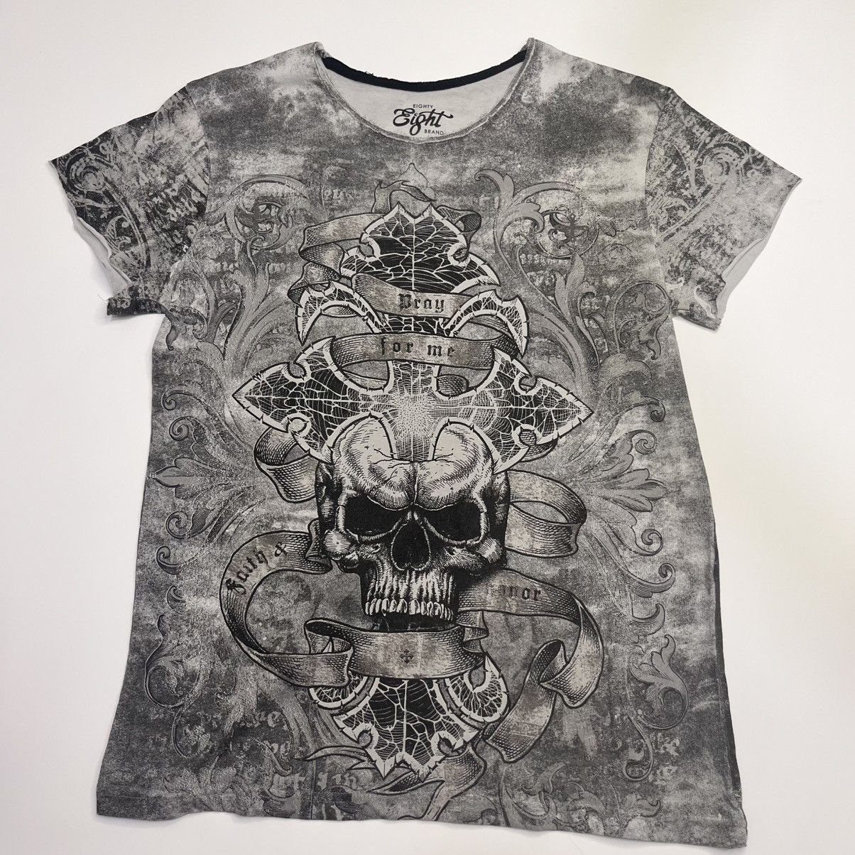 Eighty Eight y2k roses and skulls tee Size US S / EU 44-46 / 1 - 1 Thumbnail