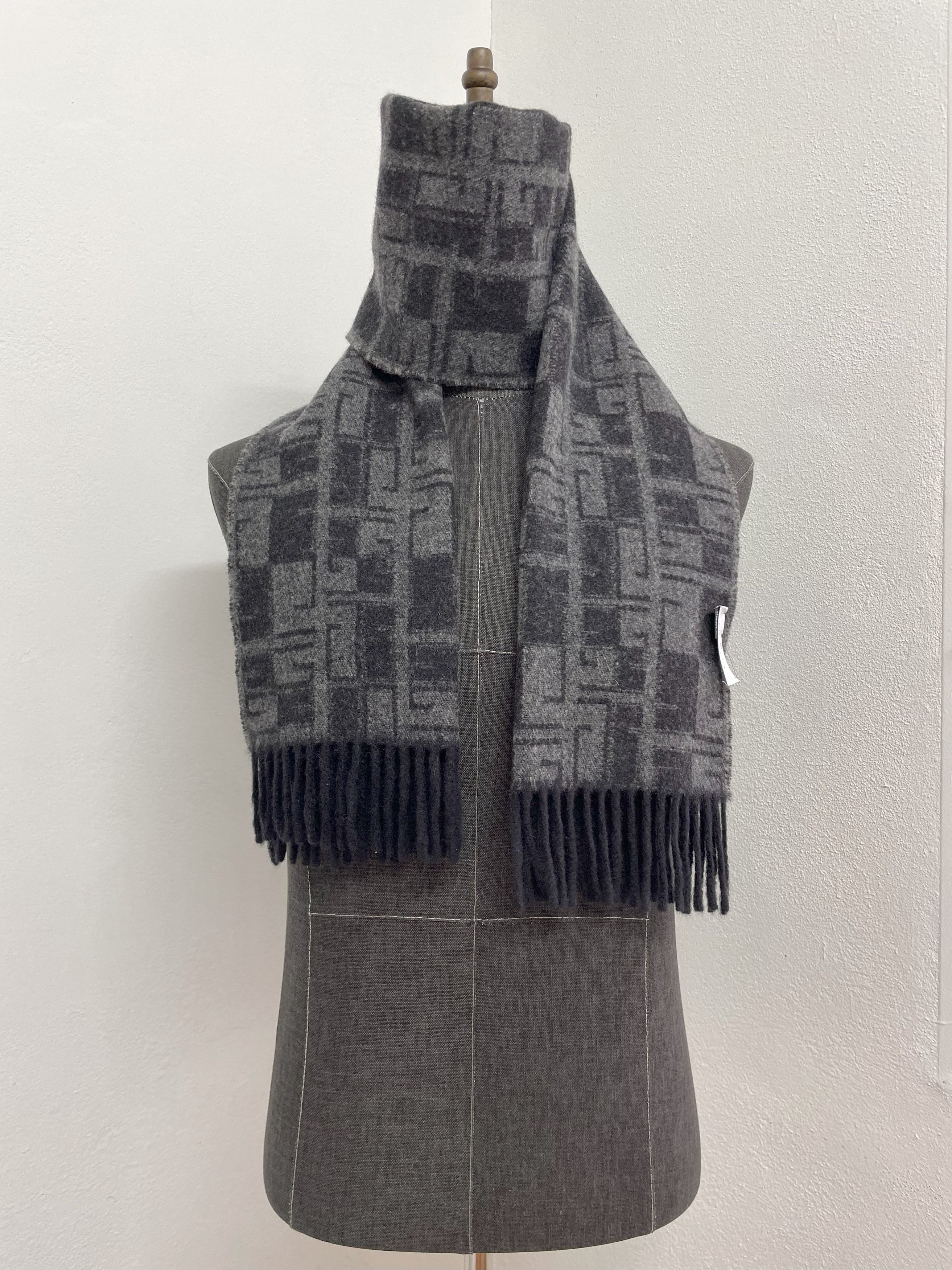 Givenchy Givenchy Scarf / Muffler - 6196 Size ONE SIZE - 2 Thumbnail