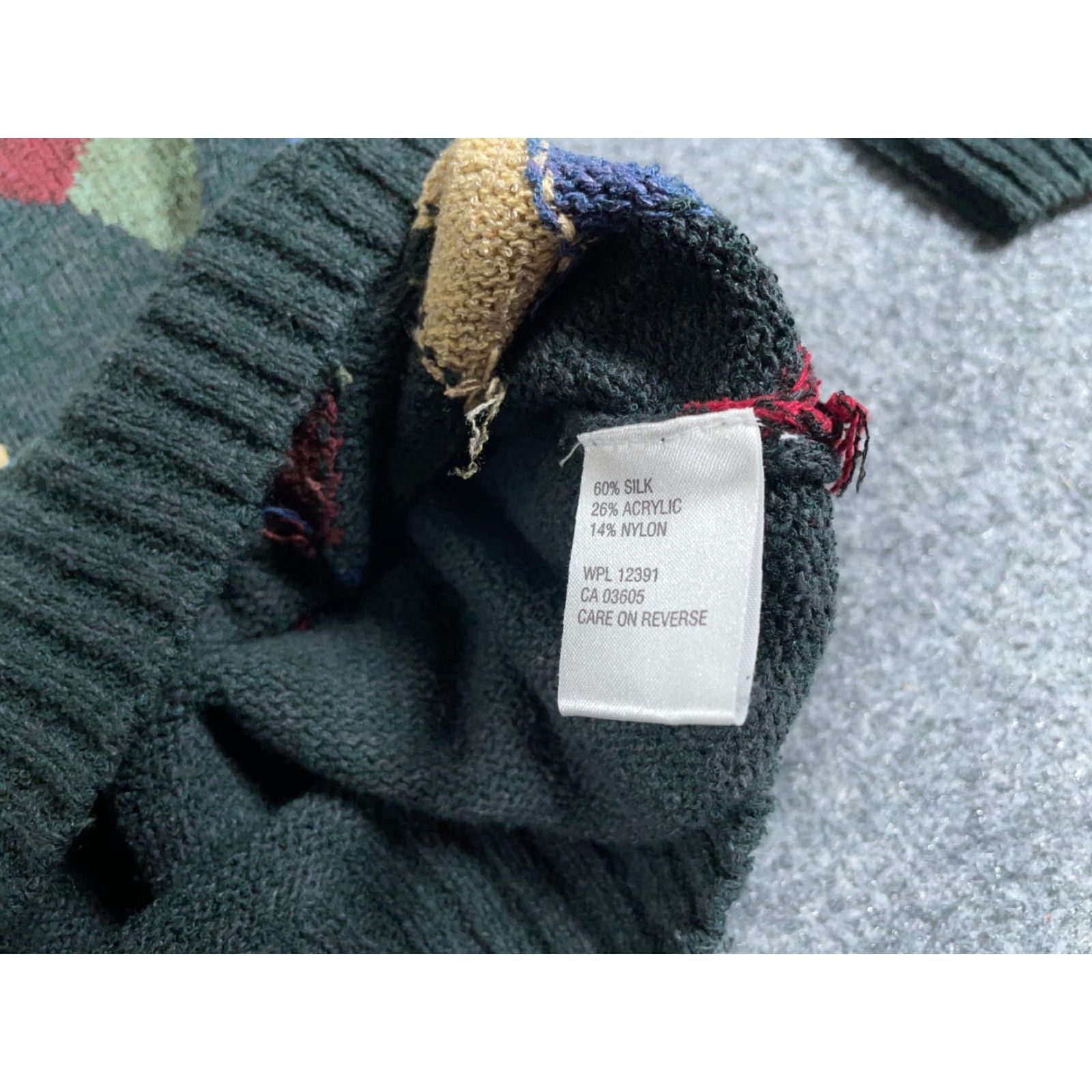 Vintage VINTAGE Northern Isles V-Neck Sweater Adult Large Dark Green Argyle Diamond Pattern Silk-Nylon Knit 90s Retro Mens Size US L / EU 52-54 / 3 - 4 Thumbnail