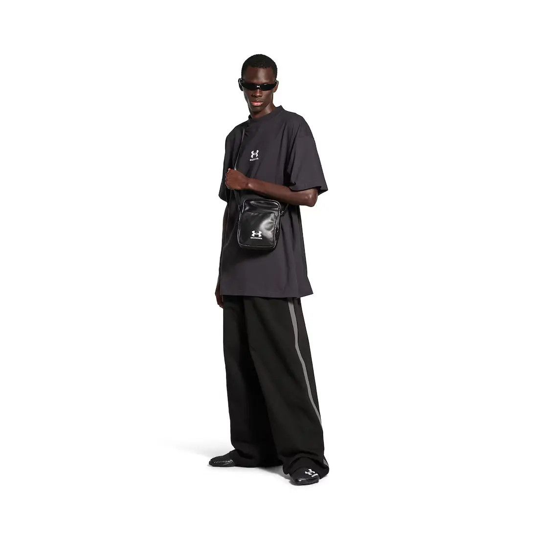 Balenciaga × Under Armour o1w1db10425 Under Armour® T-Shirt Oversized in Washed Black Size US XL / EU 56 / 4 - 2 Thumbnail