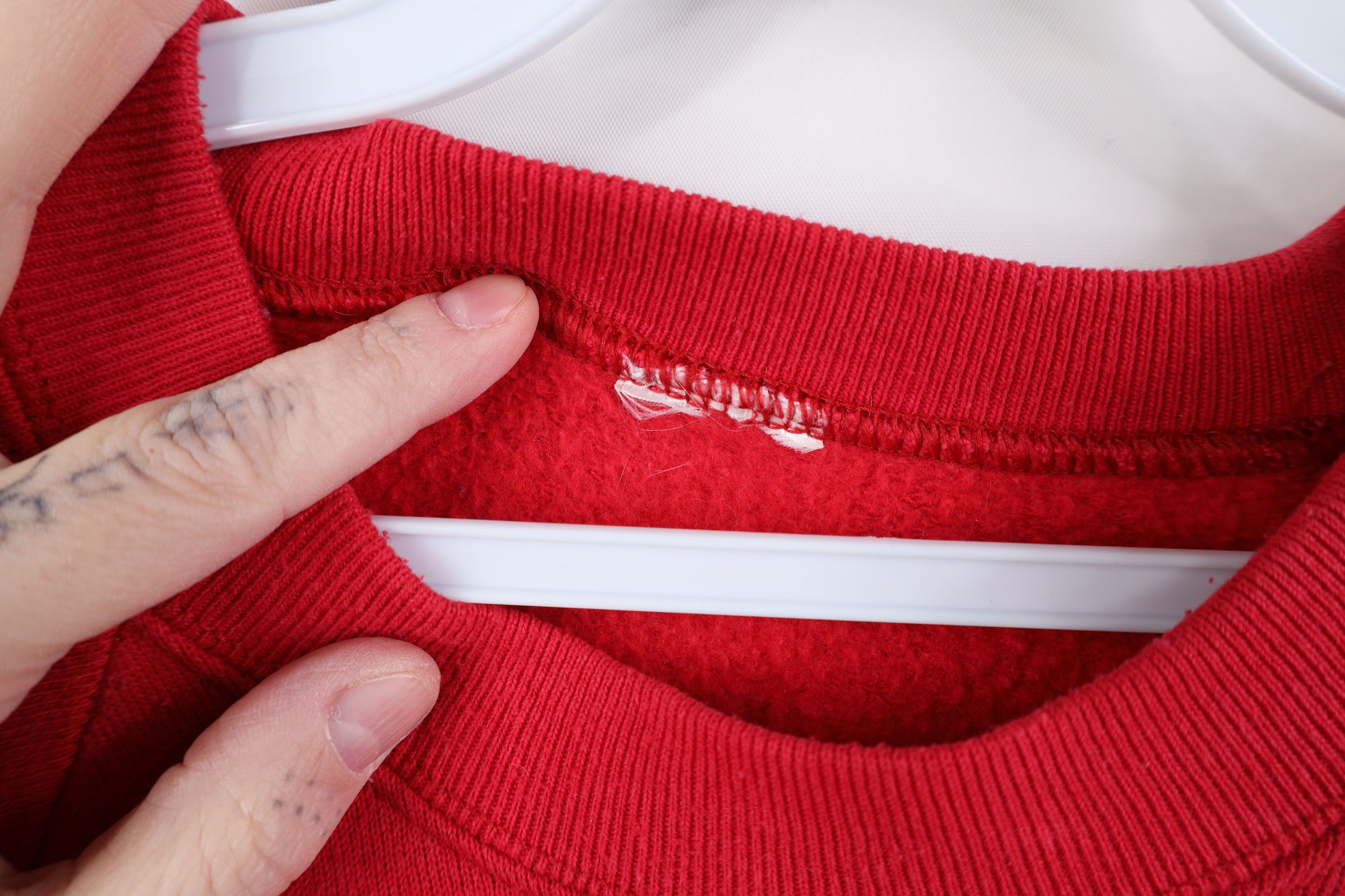 Vintage Vintage 90s Streetwear Faded Blank Crewneck Sweatshirt Red Size XL / US 12-14 / IT 48-50 - 5 Thumbnail