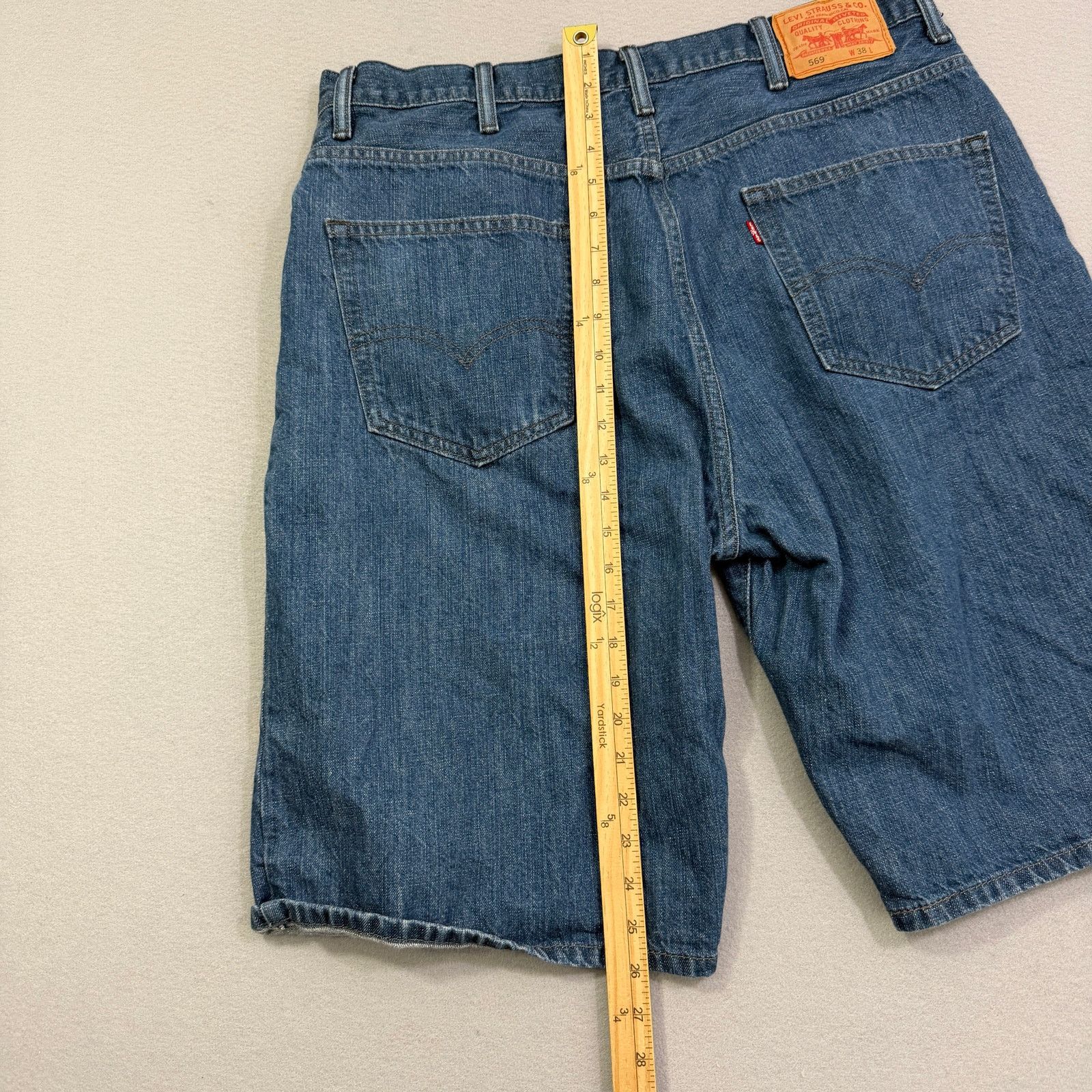 Levi's Vintage Levis 569 Jean Shorts 38 Blue 12" Inseam Baggy Size US 38 / EU 54 - 8 Thumbnail