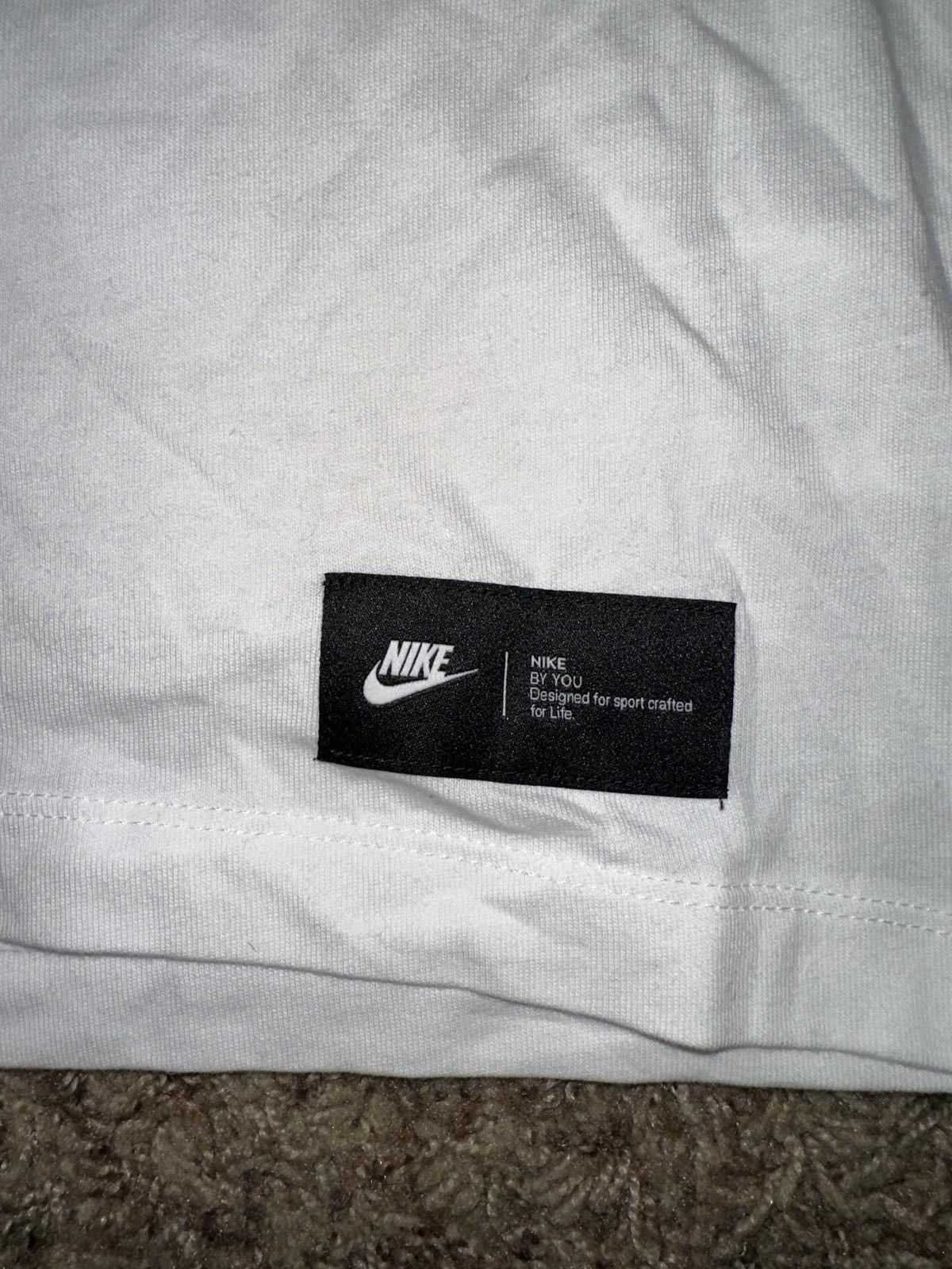 Nike Nike Men’s The Van 2024 France Paris Olympics Employee Exclusive T-Shirt Size US S / EU 44-46 / 1 - 3 Thumbnail