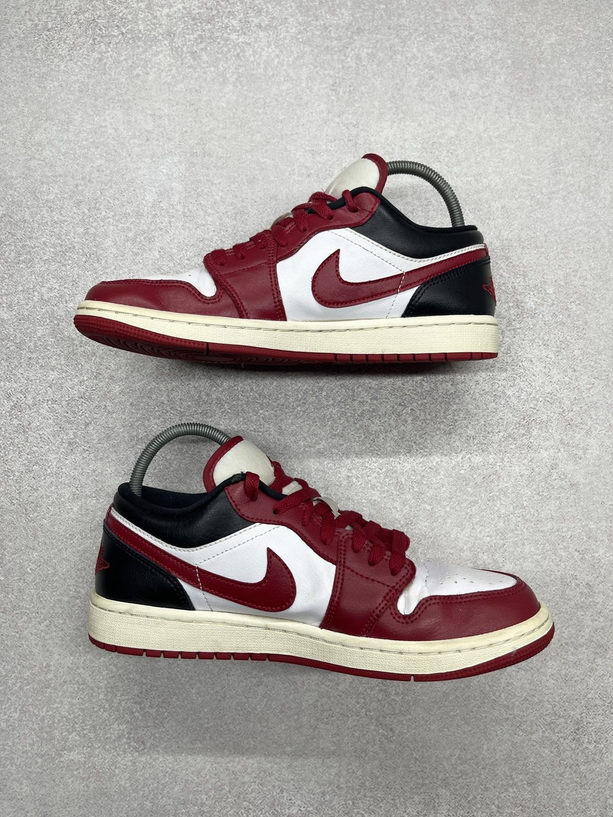Womens Nike Air Jordan 1 Low Sneakers Red/Black