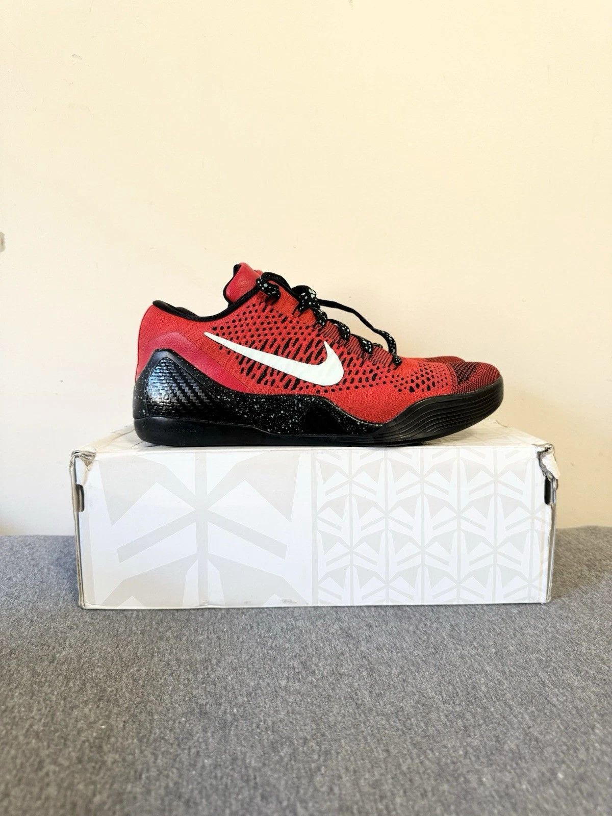 Nike Nike Kobe 9 Low University Red Size US 9 / EU 42 - 3 Thumbnail