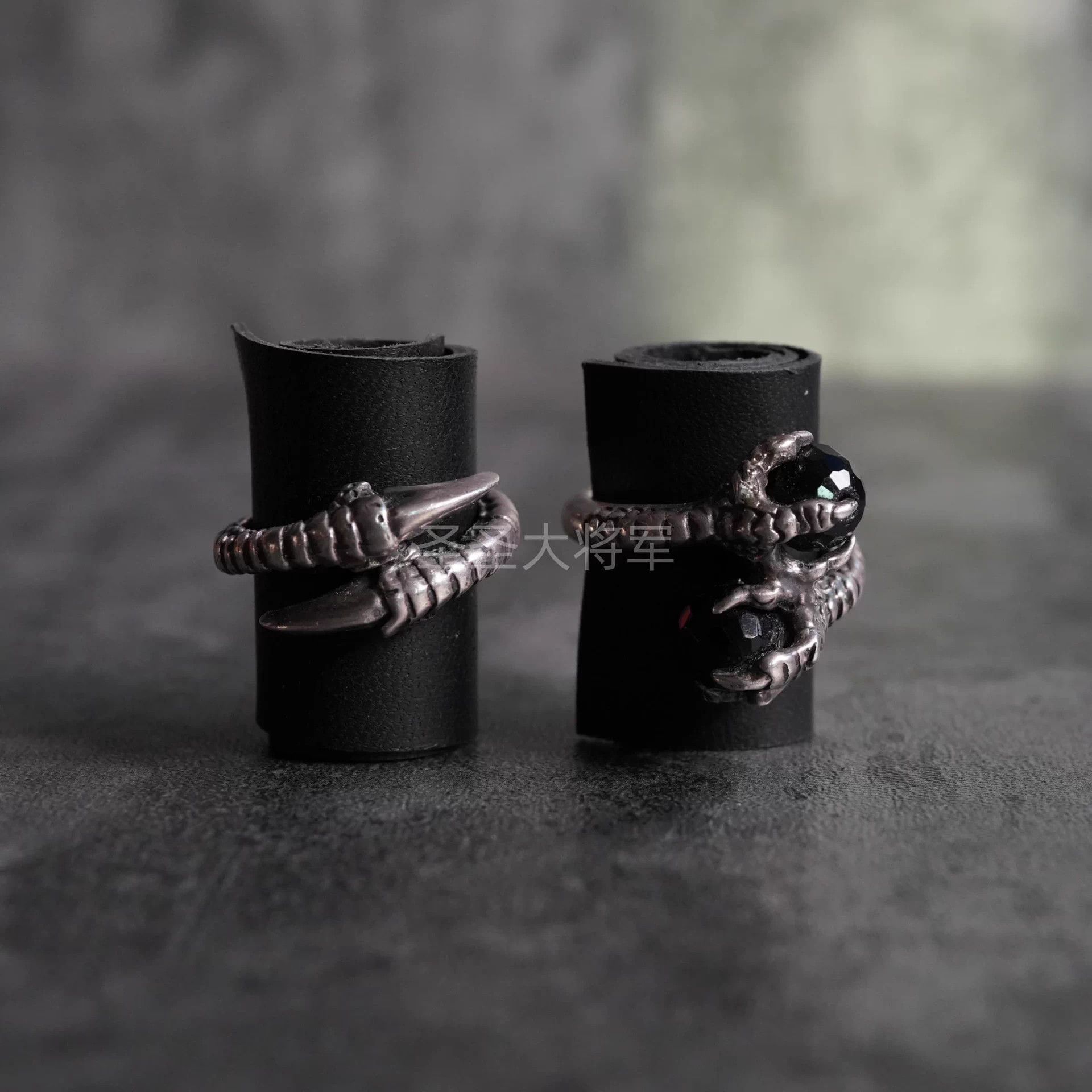 Kapital KD2024 Gothic Dragon Claw Black Onyx Sterling Silver Ring Size ONE SIZE - 2 Thumbnail