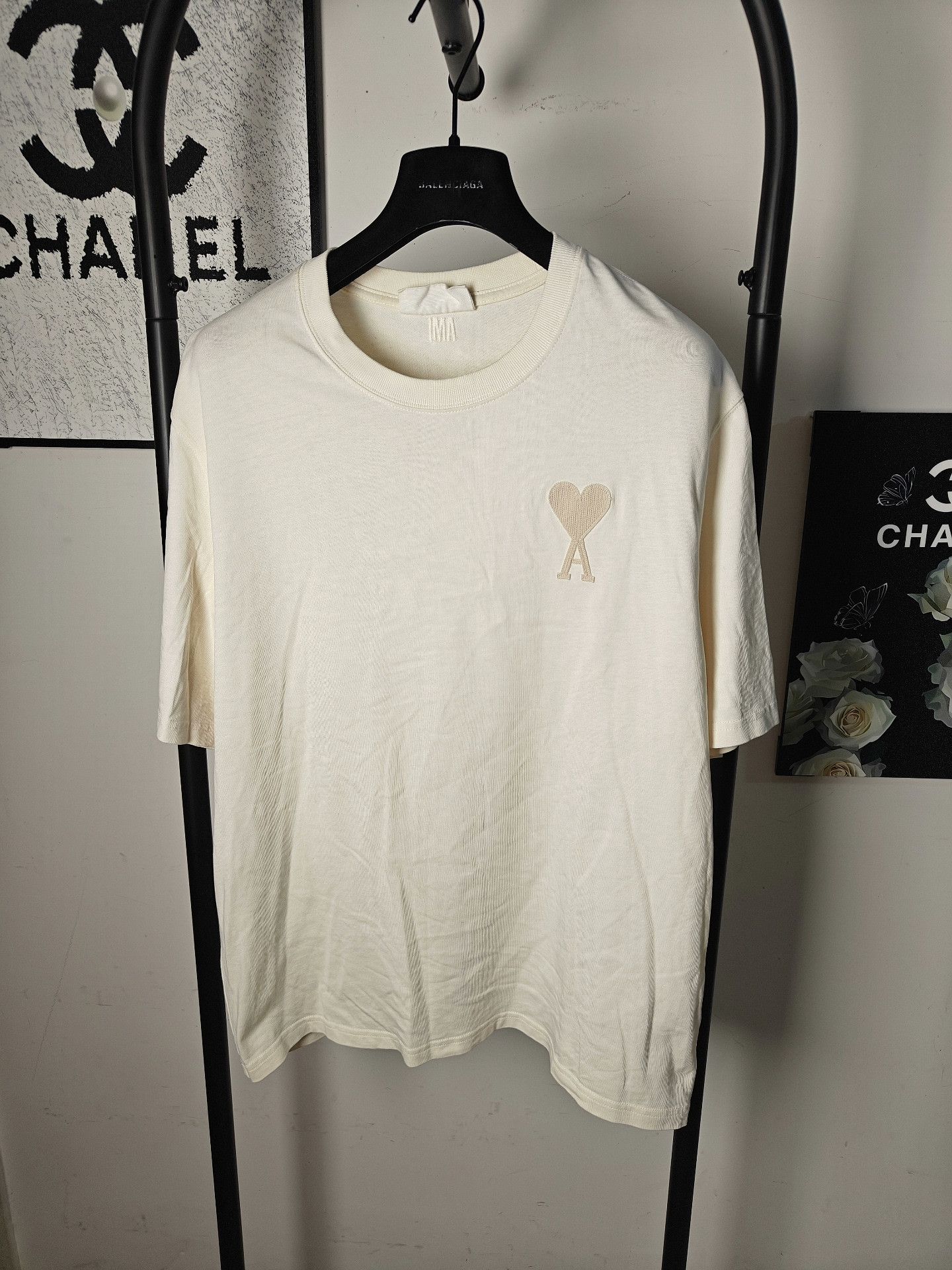 AMI AMI Retro Embroidered White T-Shirt l Men Size US L / EU 52-54 / 3 - 1 Thumbnail