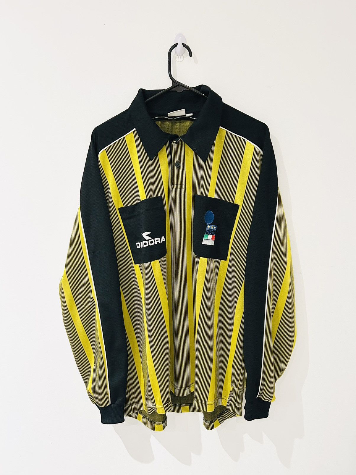 Diadora × Vintage Italy referee 90s jersey Size US XL / EU 56 / 4 - 1 Thumbnail