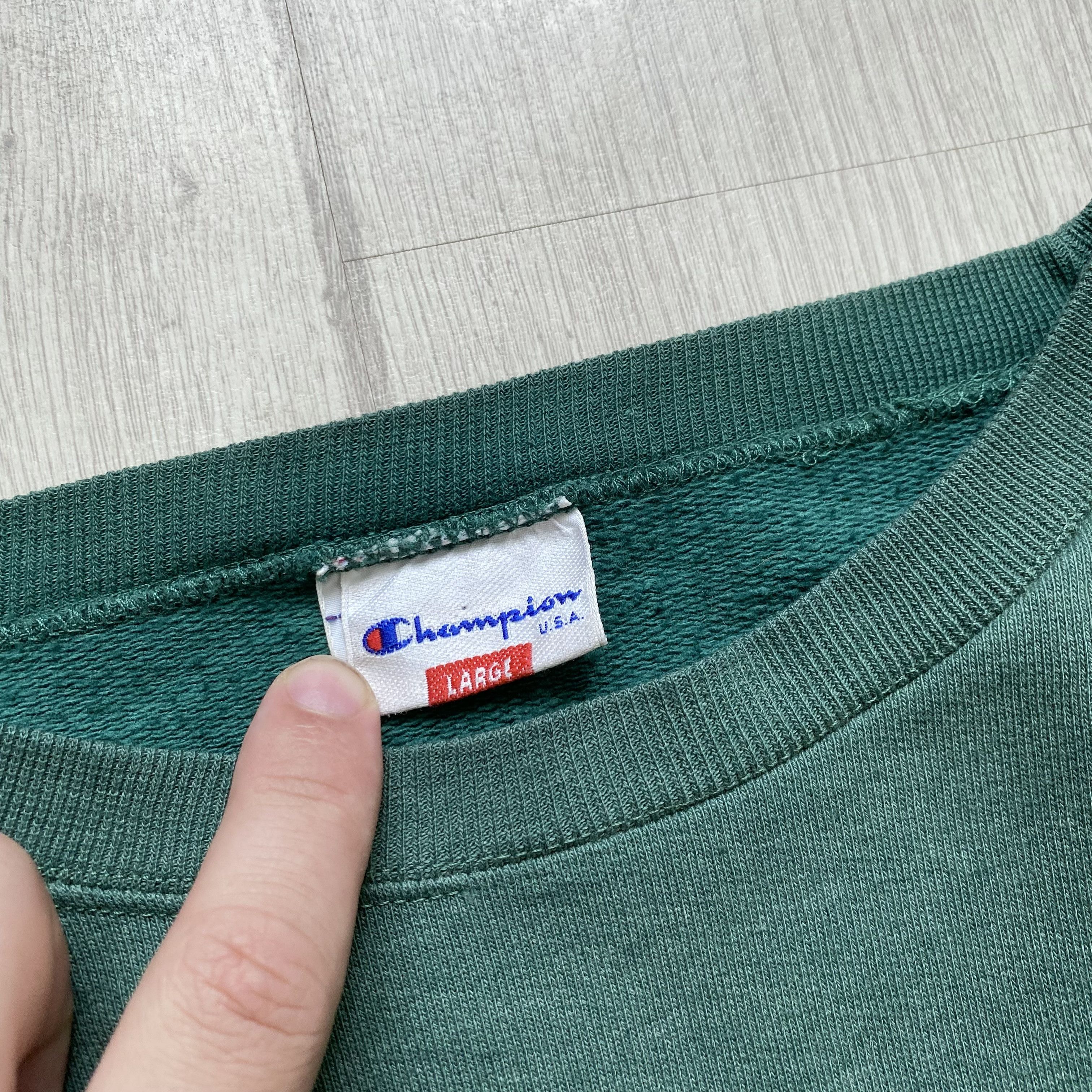 Champion Vintage 90s Champion Sweatshirt center logo Size US L / EU 52-54 / 3 - 5 Thumbnail