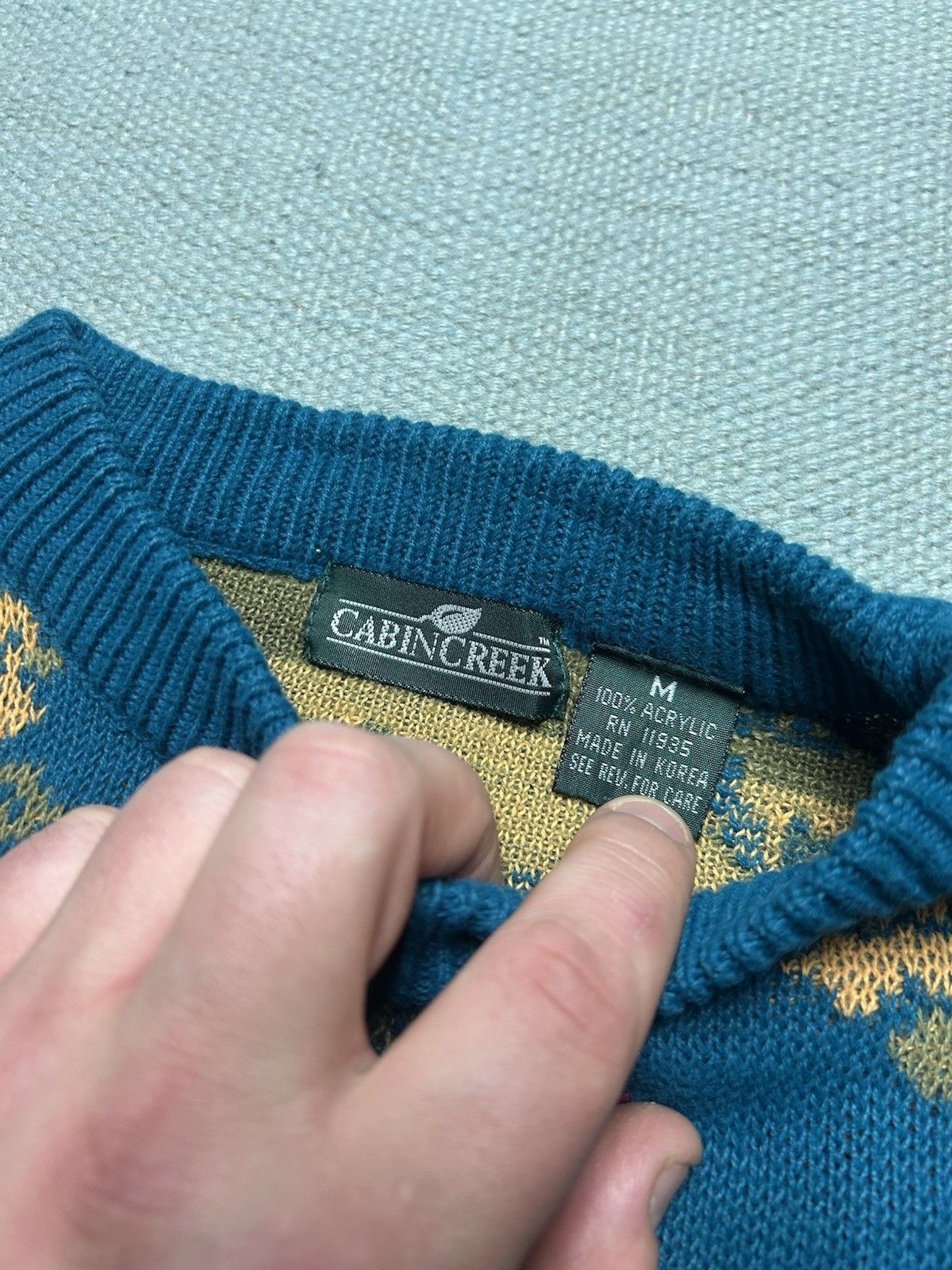 Vintage Vtg acrylic knit sweater flowers roses blue floral medium Size US M / EU 48-50 / 2 - 4 Thumbnail