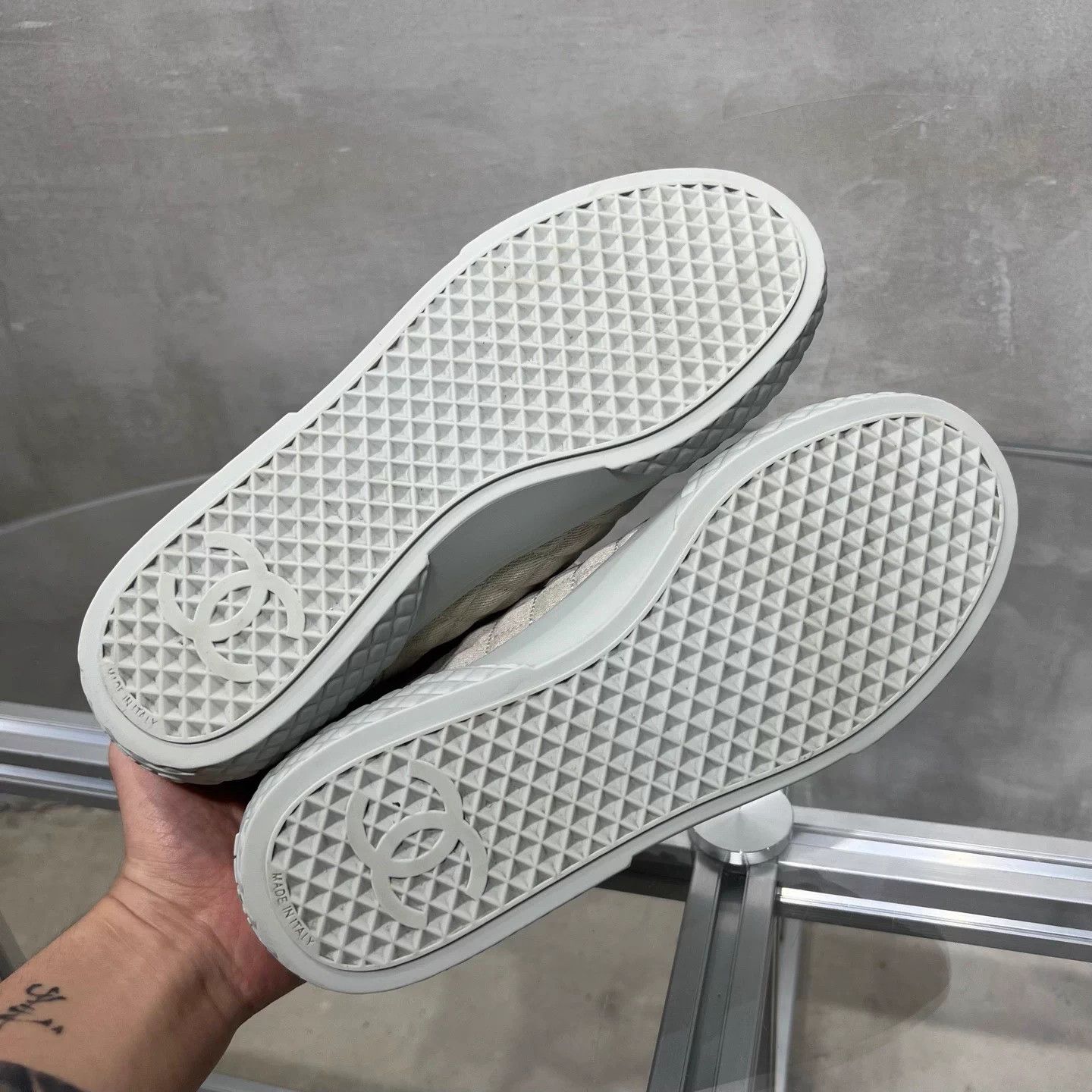 Chanel Chanel Embossed Double C Cookie Shoes 37.5 YH26999 Size US 7 / IT 37 - 7 Thumbnail