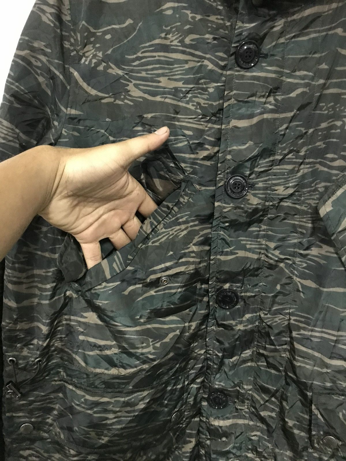 Moncler MONCLER CAMO REVERSIBLE JACKET Size US L / EU 52-54 / 3 - 15 Thumbnail