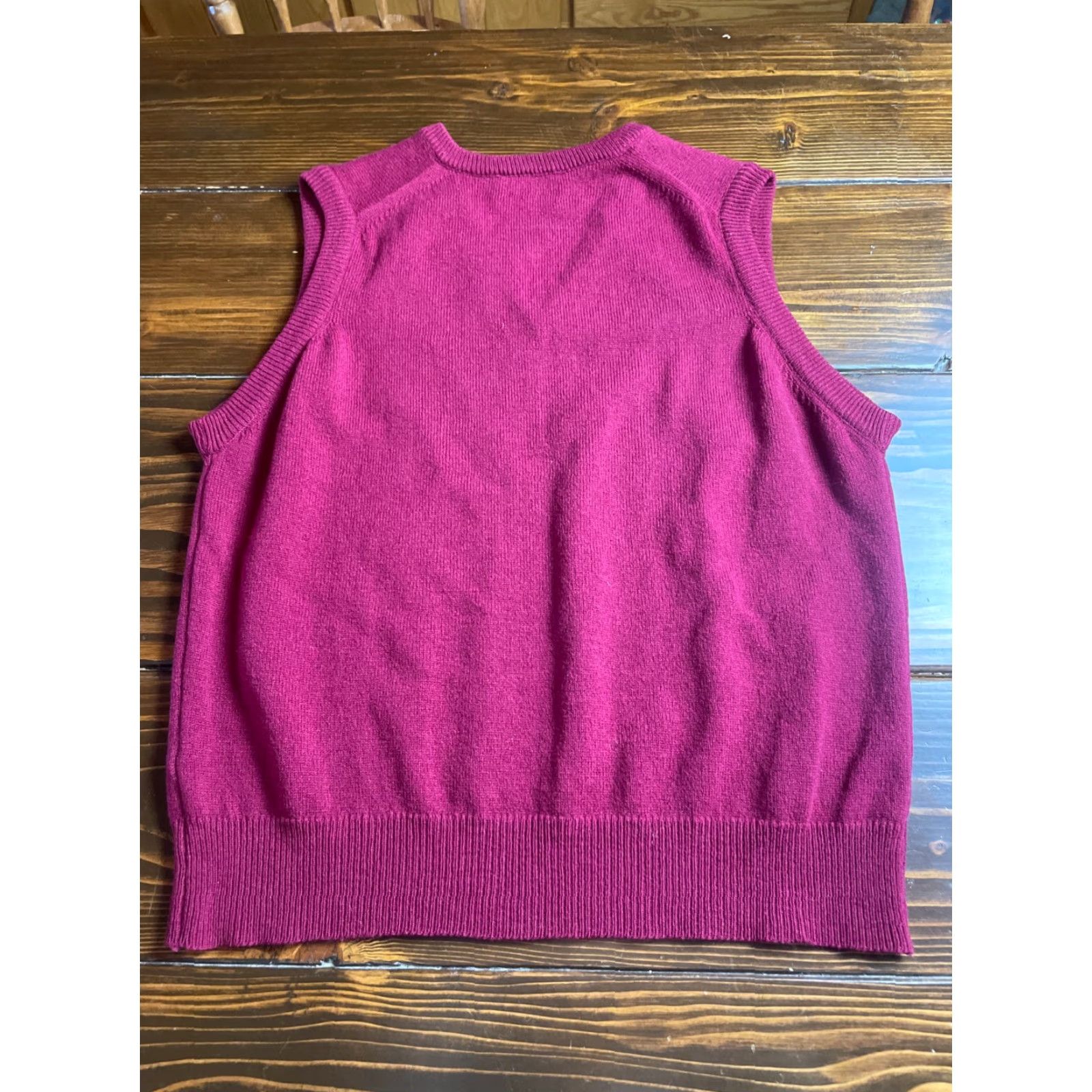 Vintage L.L. Bean Sweater Women's L Burgundy Sleeveless V-Neck Lambs Wool Pullover 100% Wool Regular Fit Casual Travel Winter Spring Summer Mens Girls Size L / US 10 / IT 46 - 2 Thumbnail